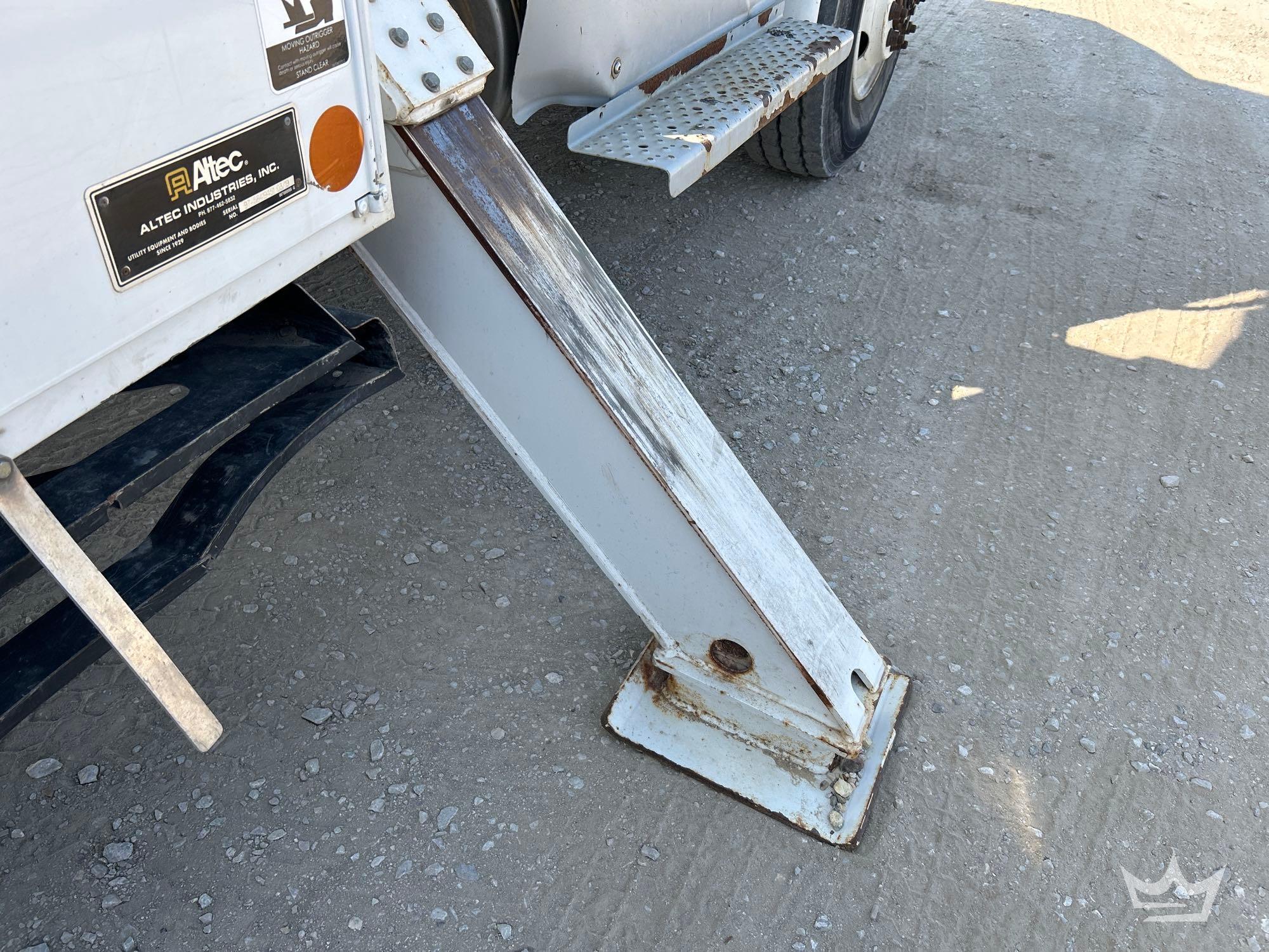 2019 Freightliner M2106