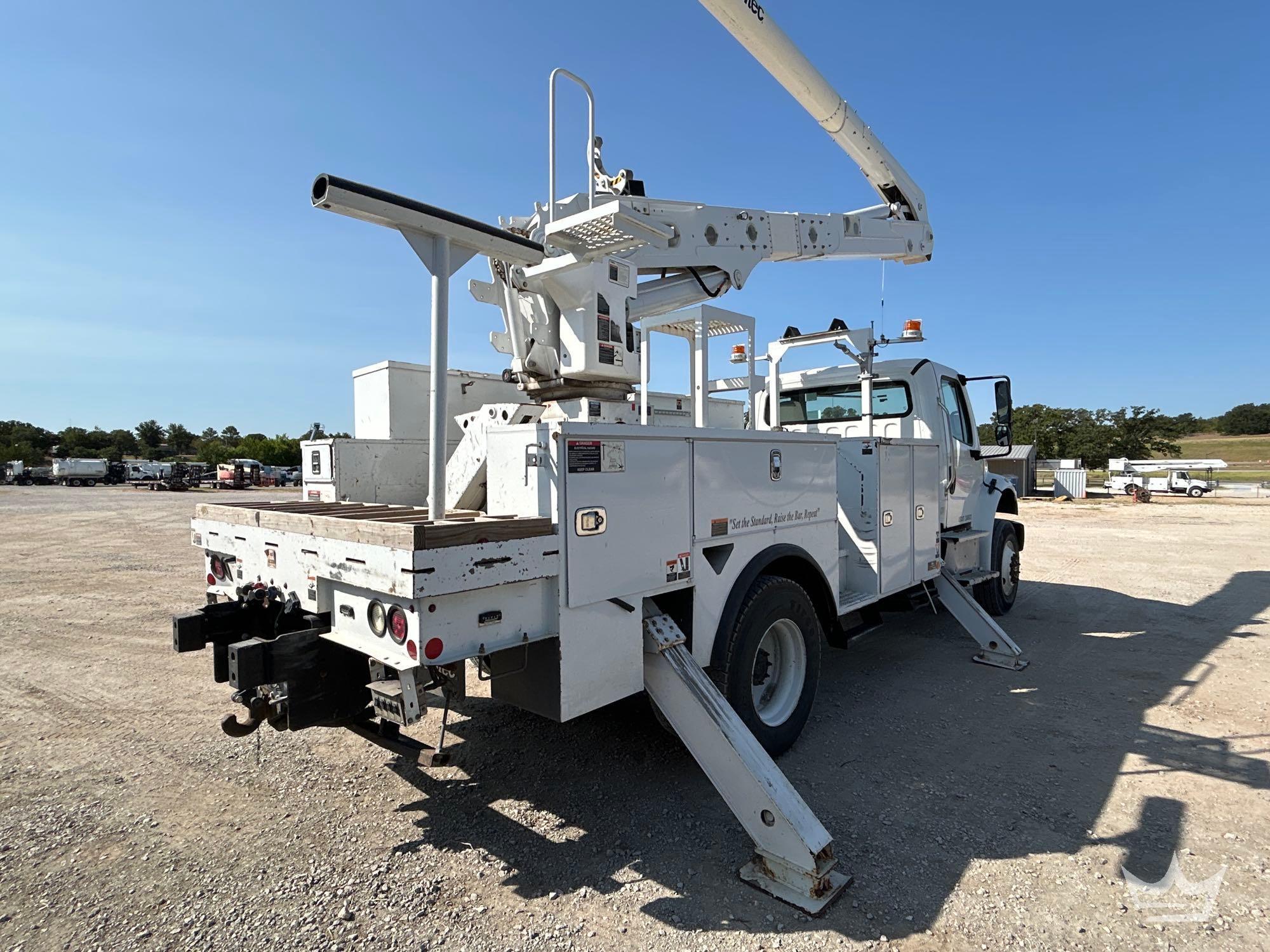 2019 Freightliner M2106