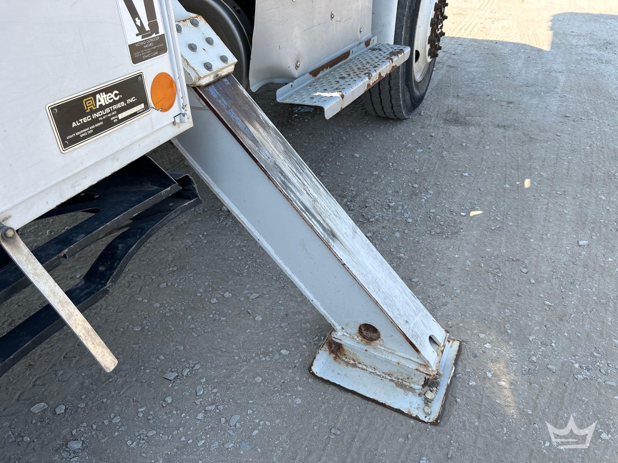 2019 Freightliner M2106