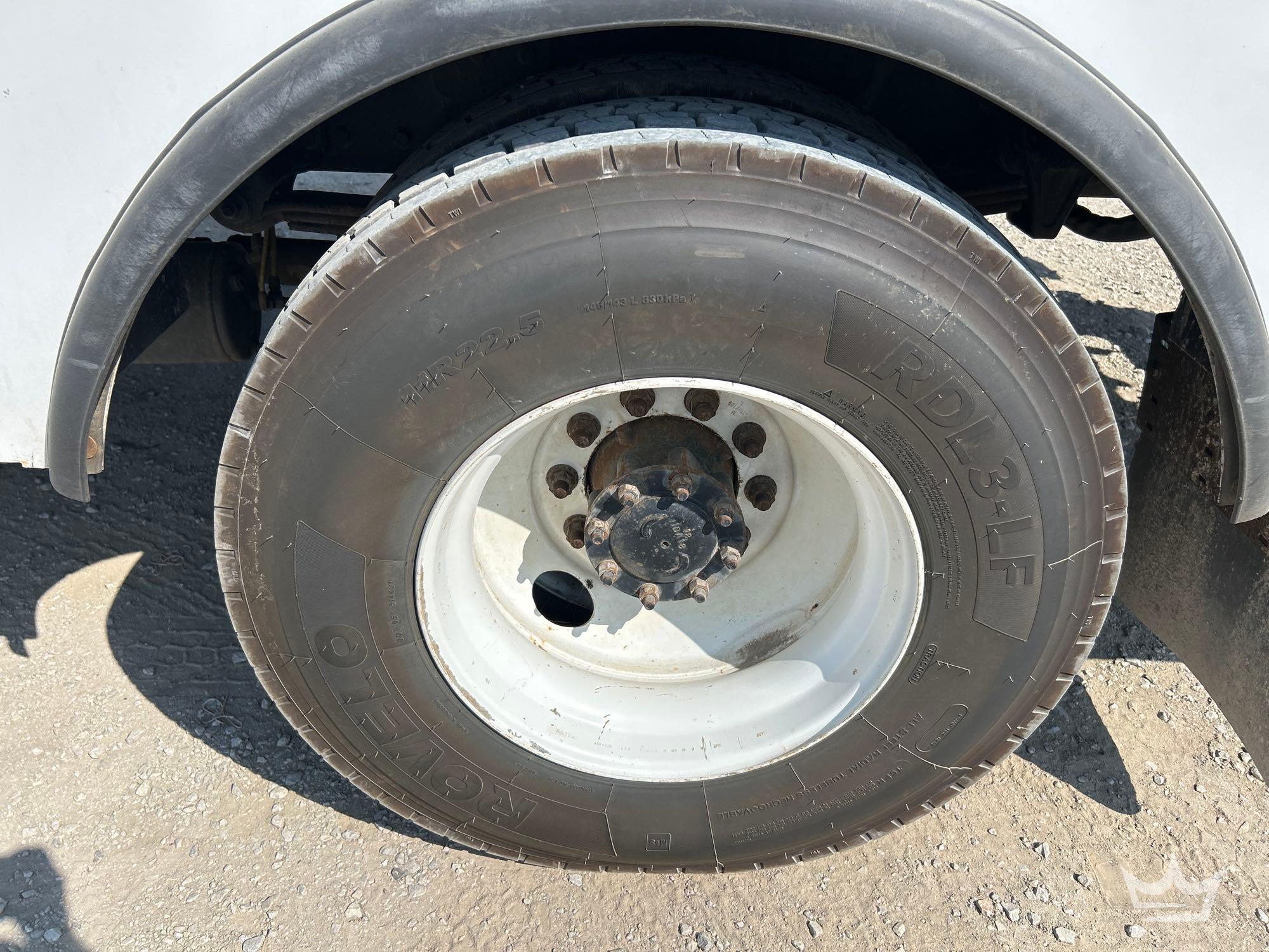 2019 Freightliner M2106