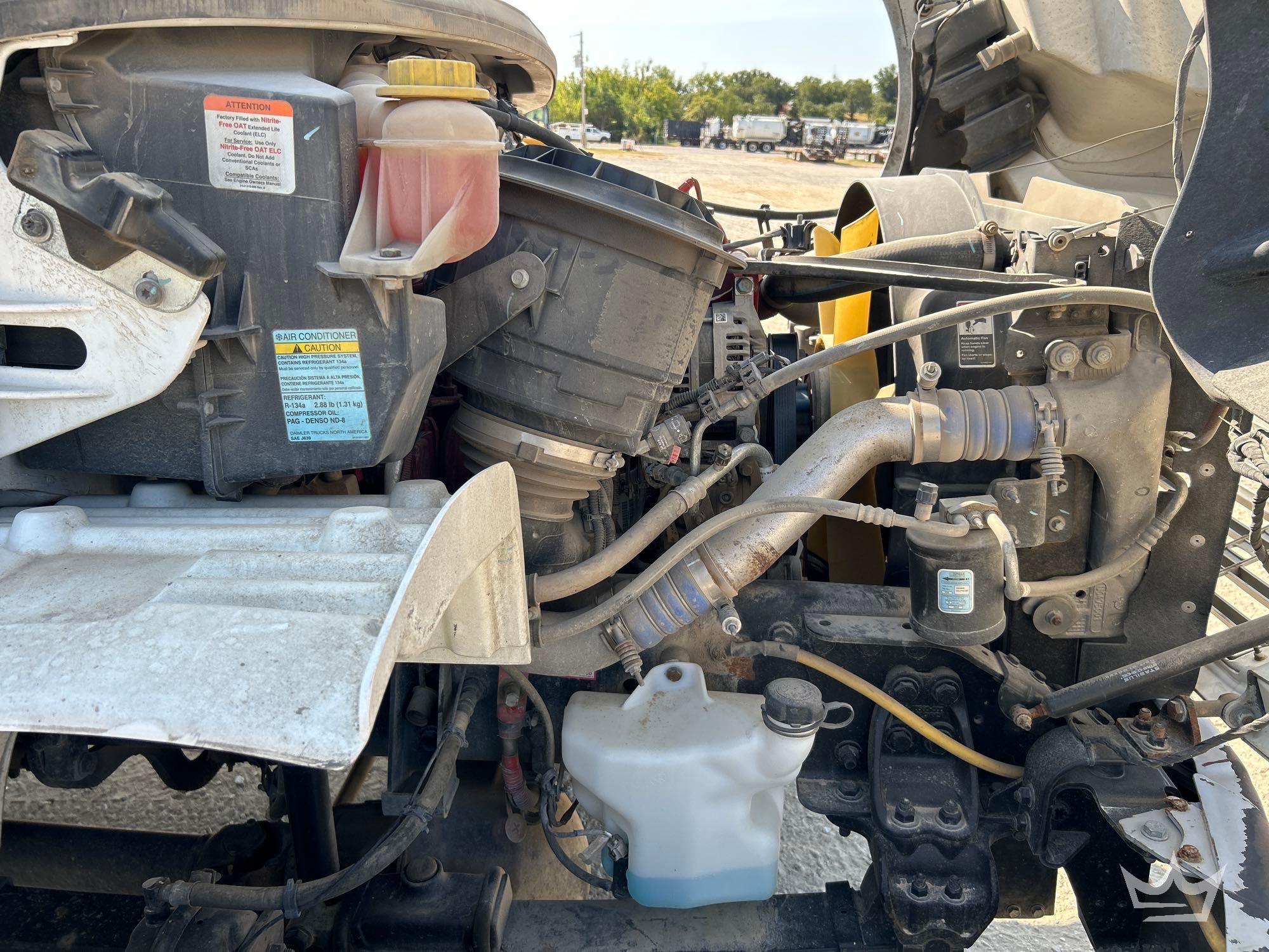 2019 Freightliner M2106
