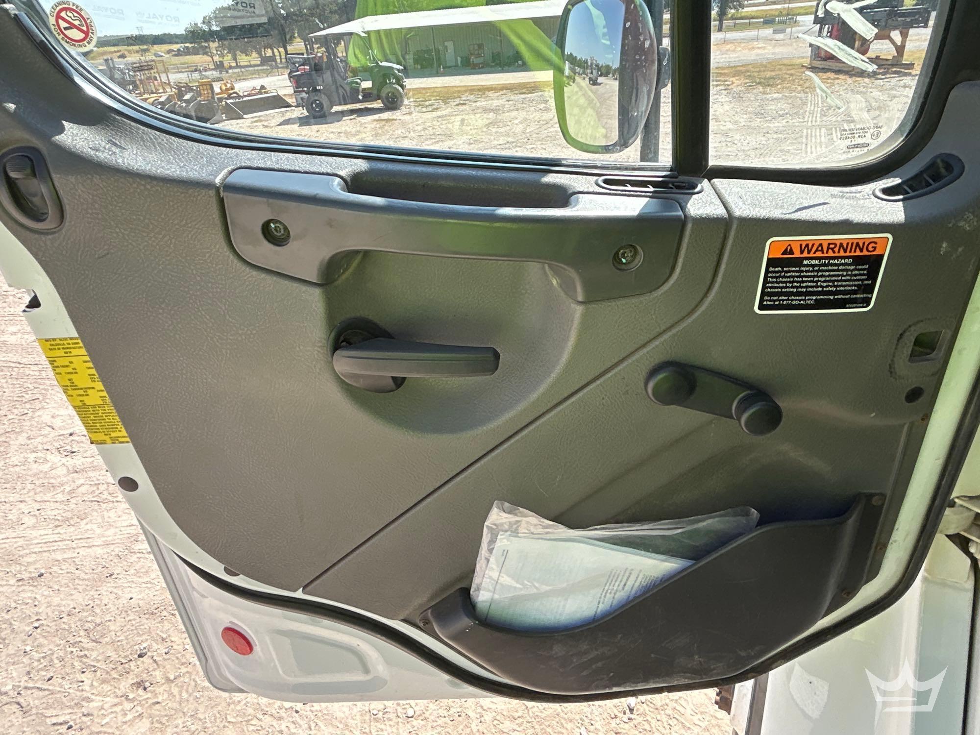 2019 Freightliner M2 106