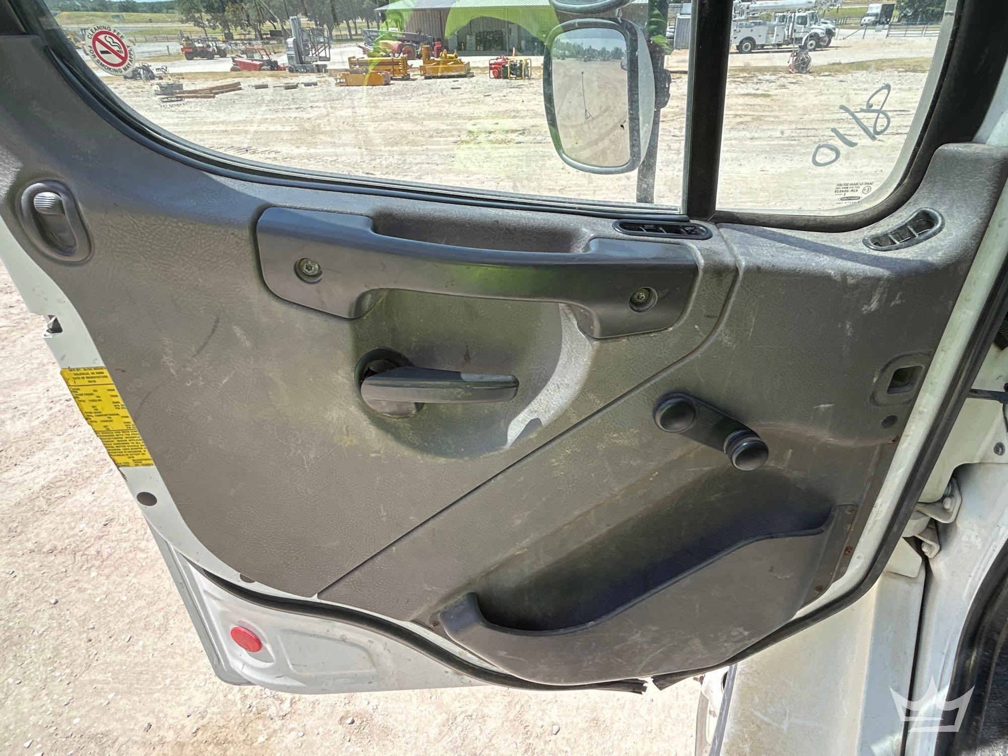 2019 Freightliner M2 106
