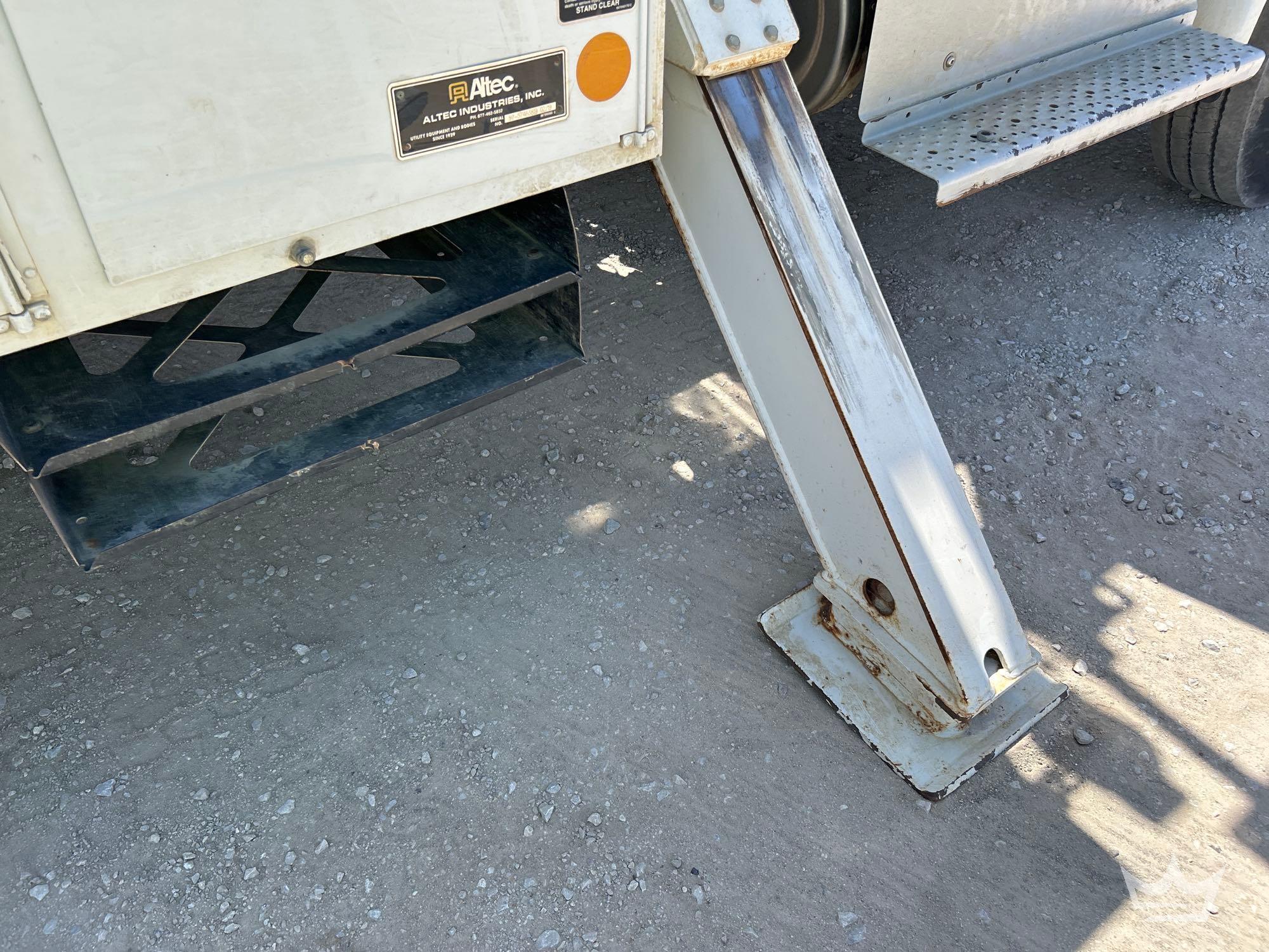 2019 Freightliner M2 106