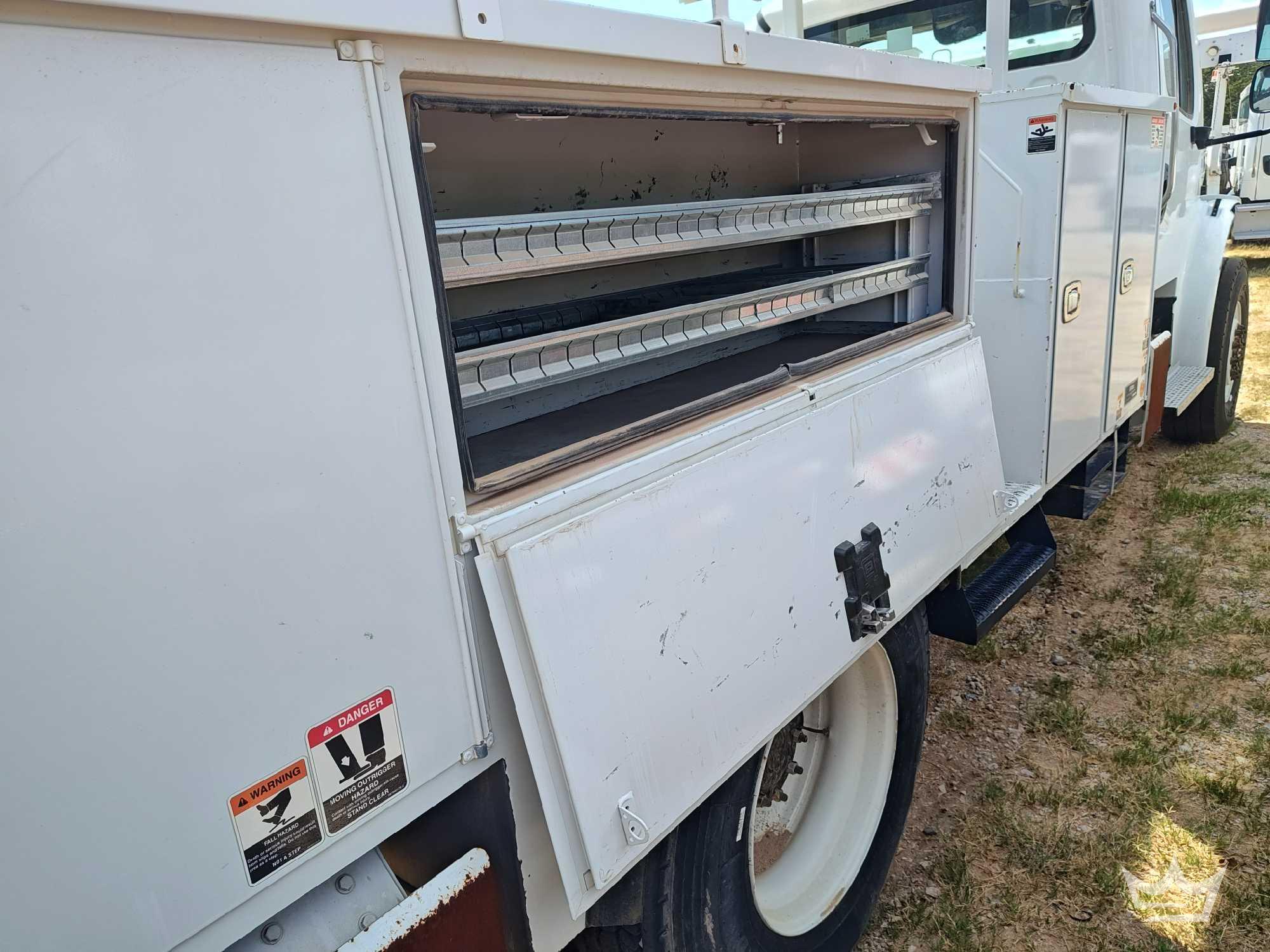 2021 Freightliner M2 106