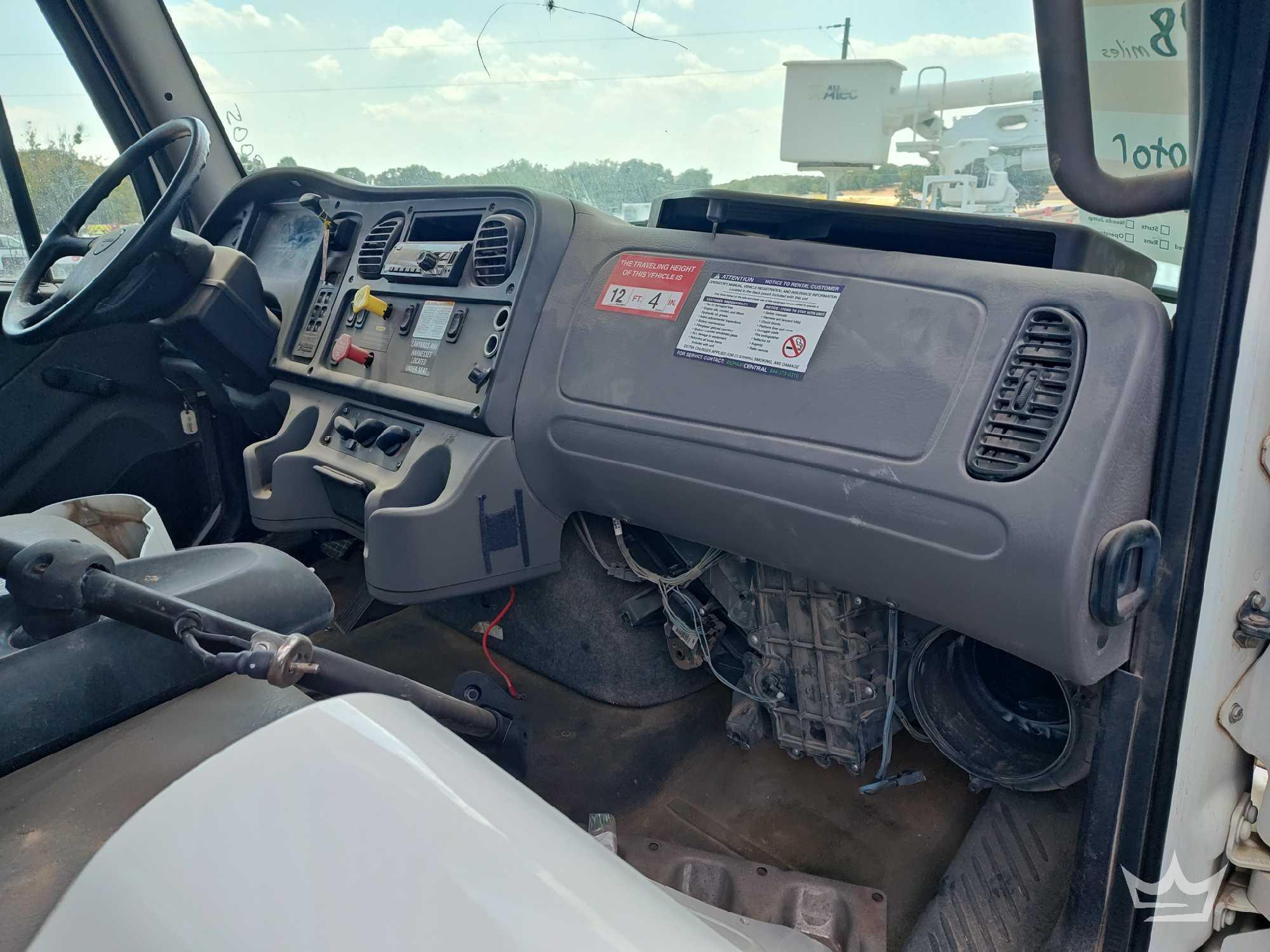 2021 Freightliner M2 106