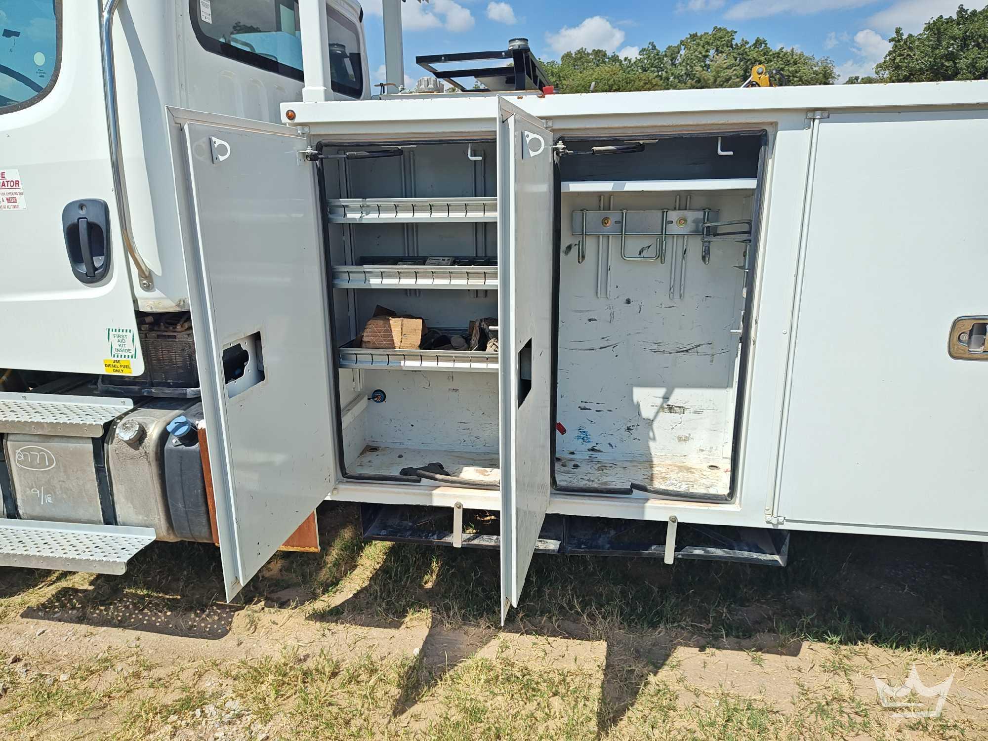 2021 Freightliner M2 106
