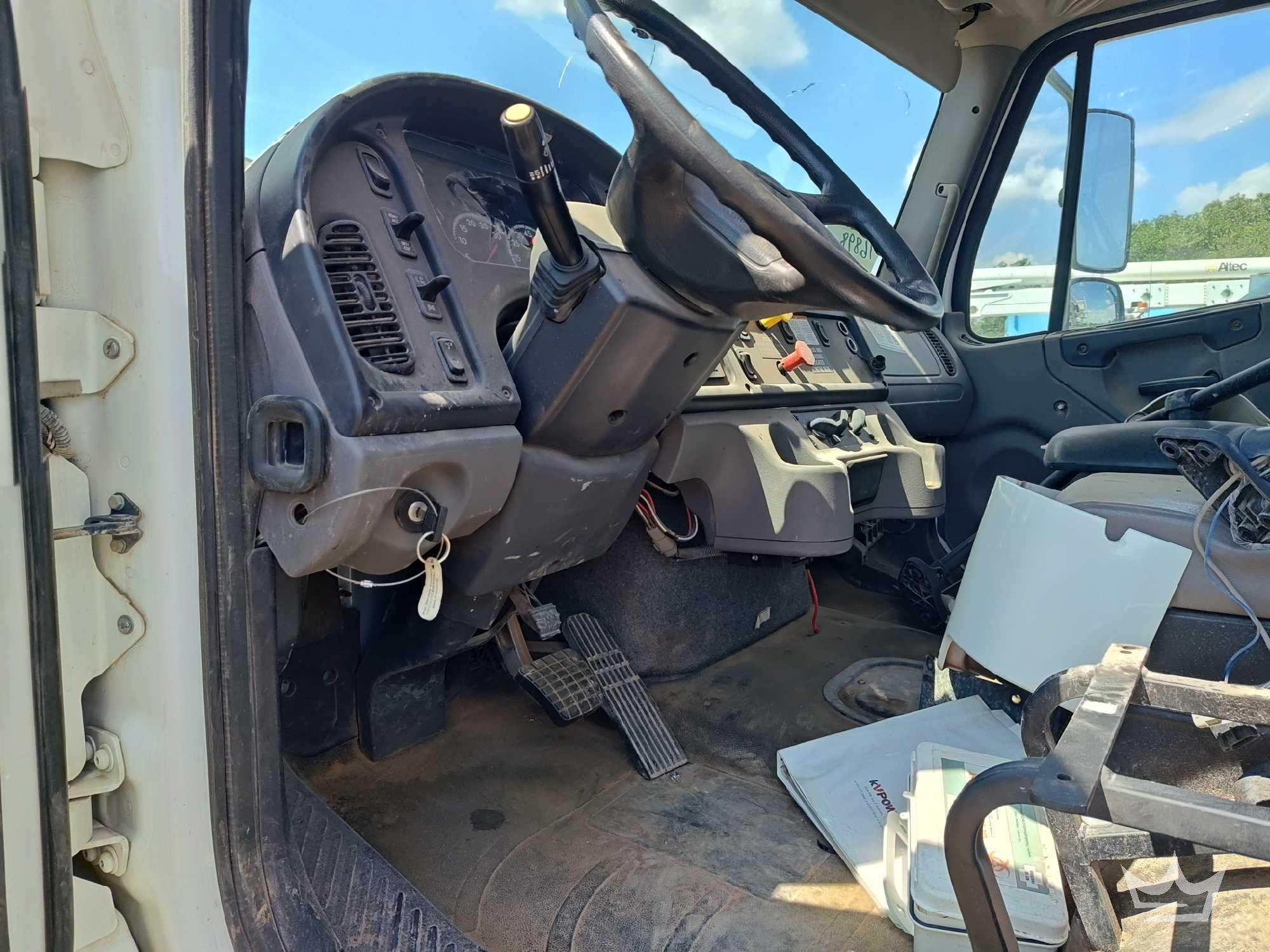 2021 Freightliner M2 106
