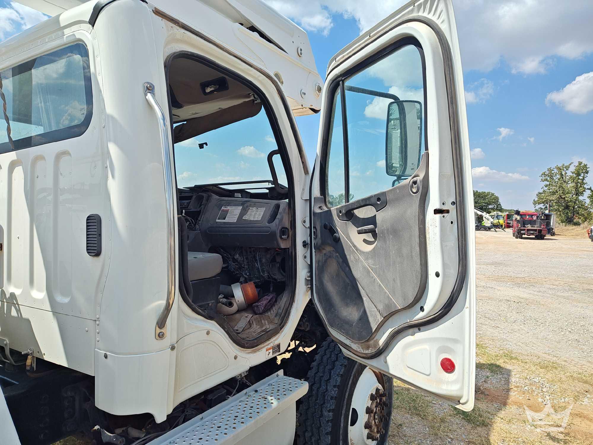 2019 Freightliner M2 106