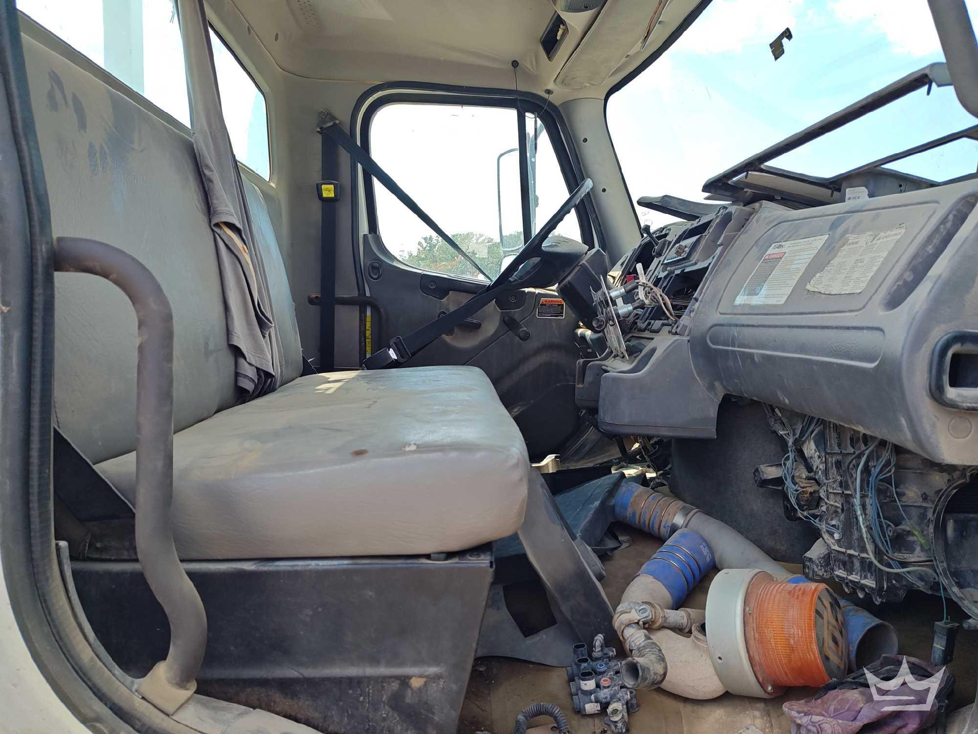 2019 Freightliner M2 106