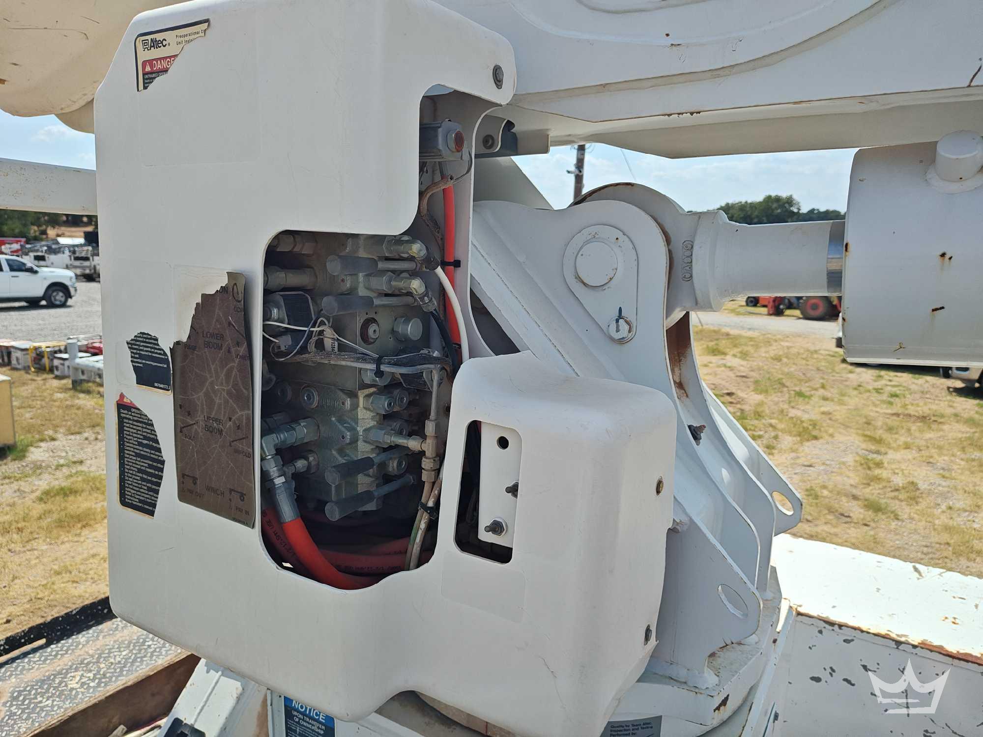 2019 Freightliner M2 106