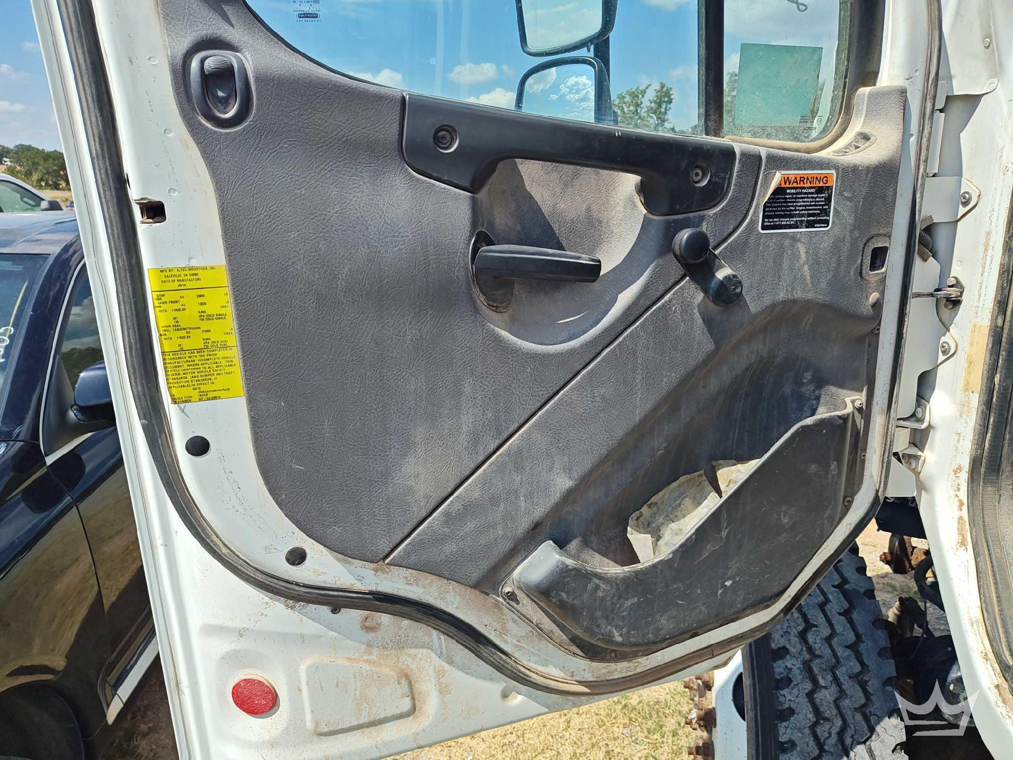 2019 Freightliner M2 106
