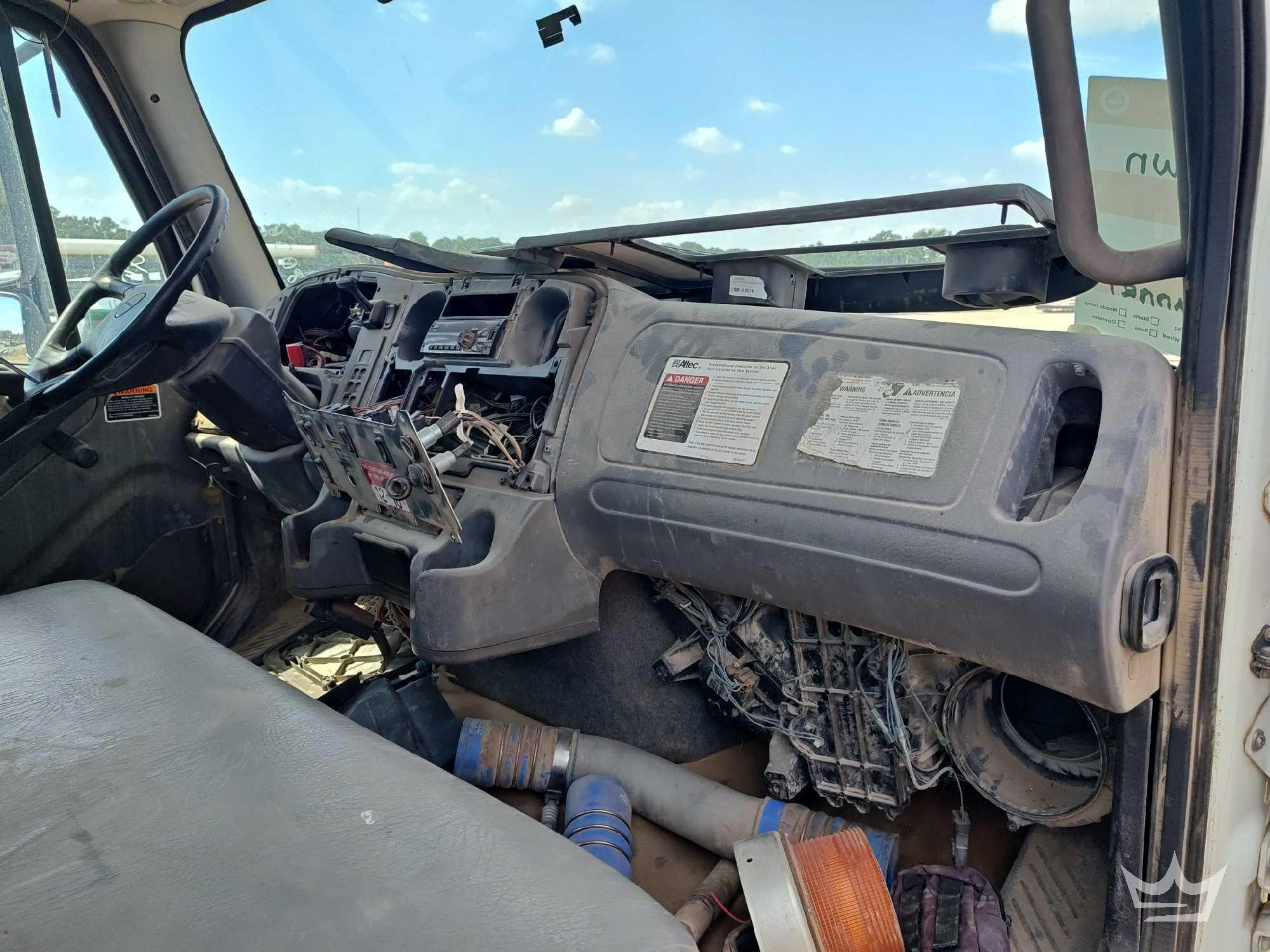 2019 Freightliner M2 106