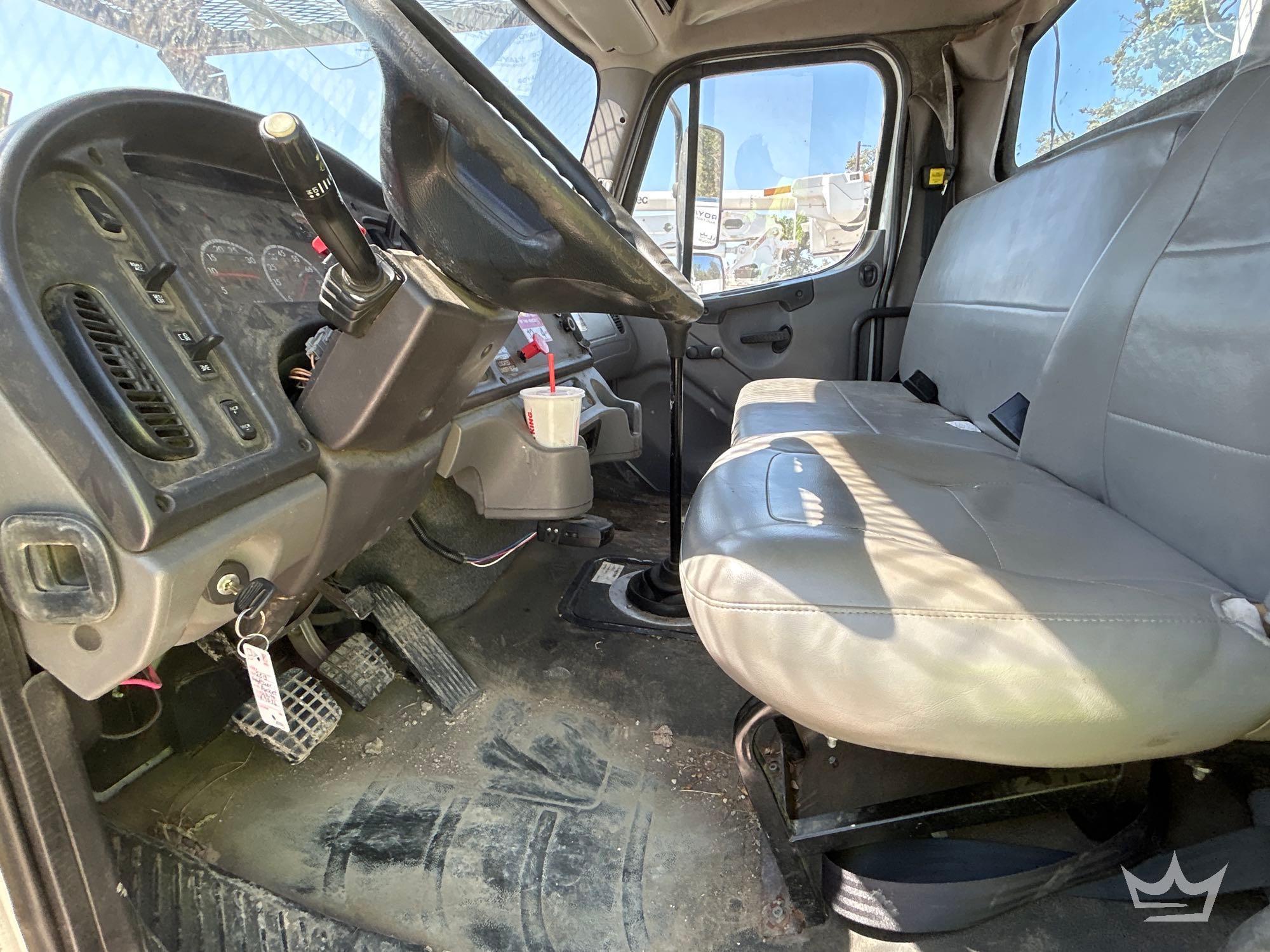 2013 Freightliner M2 106