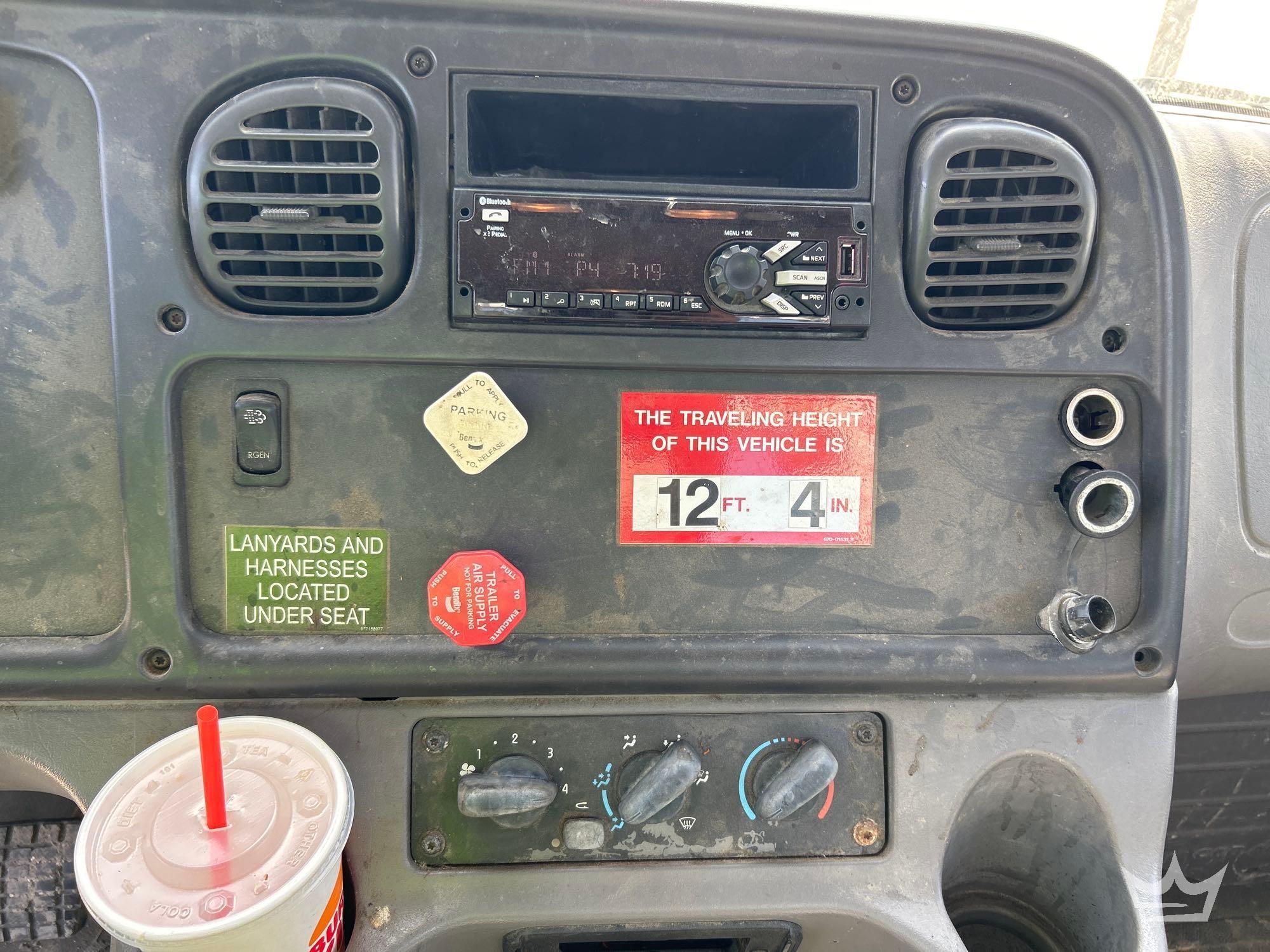 2013 Freightliner M2 106