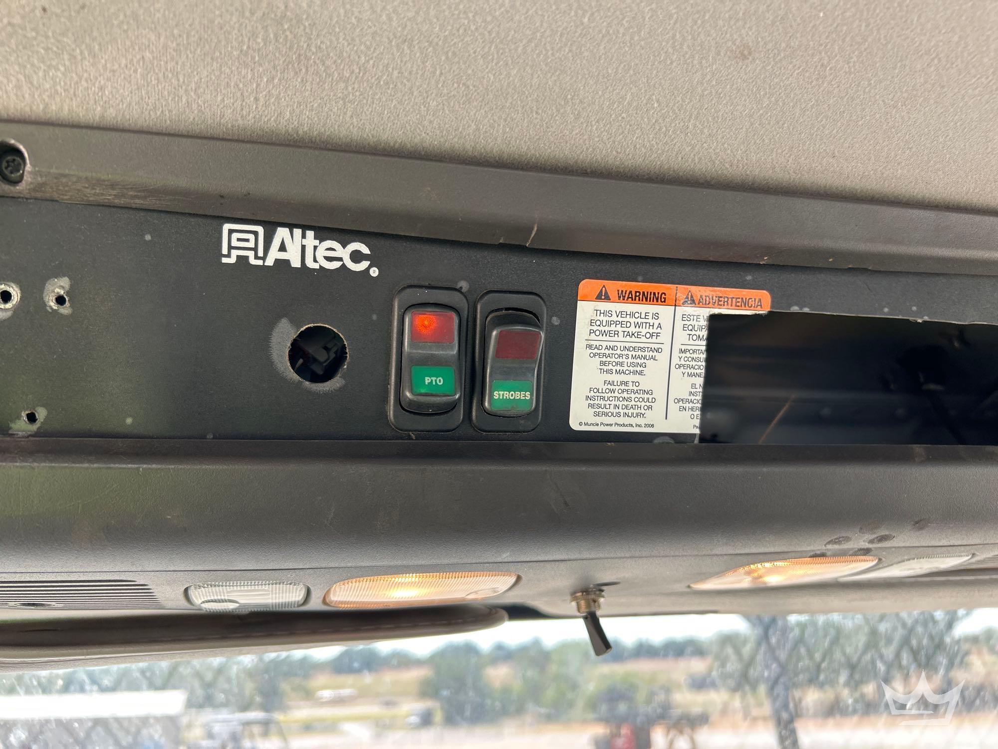 2013 Freightliner M2 106