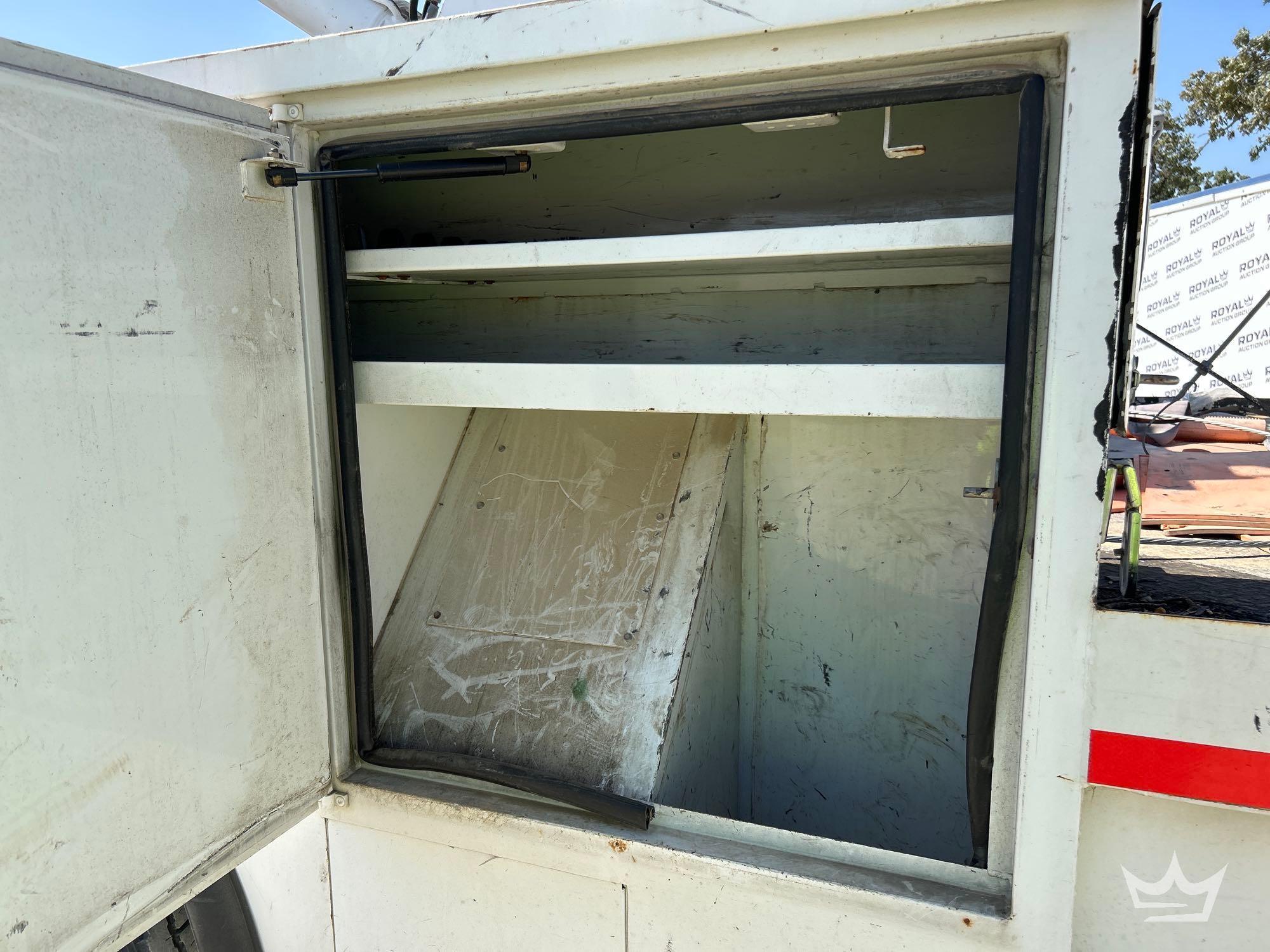 2013 Freightliner M2 106
