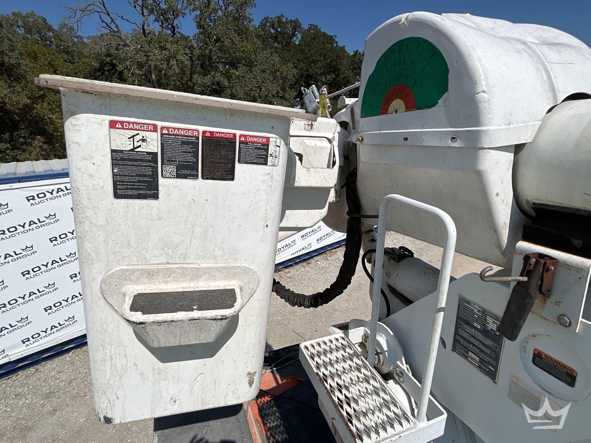 2013 Freightliner M2 106