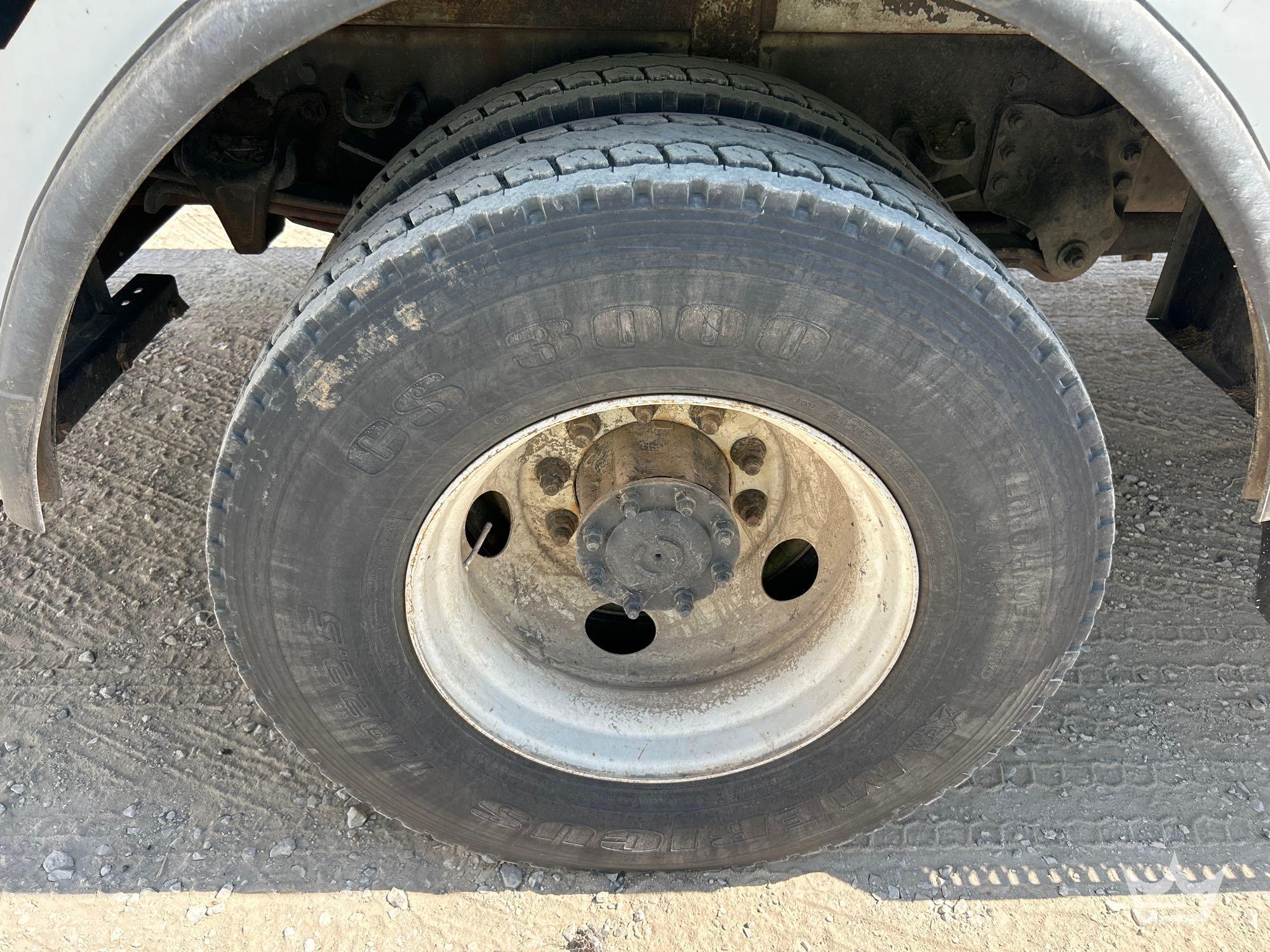 2013 Freightliner M2 106