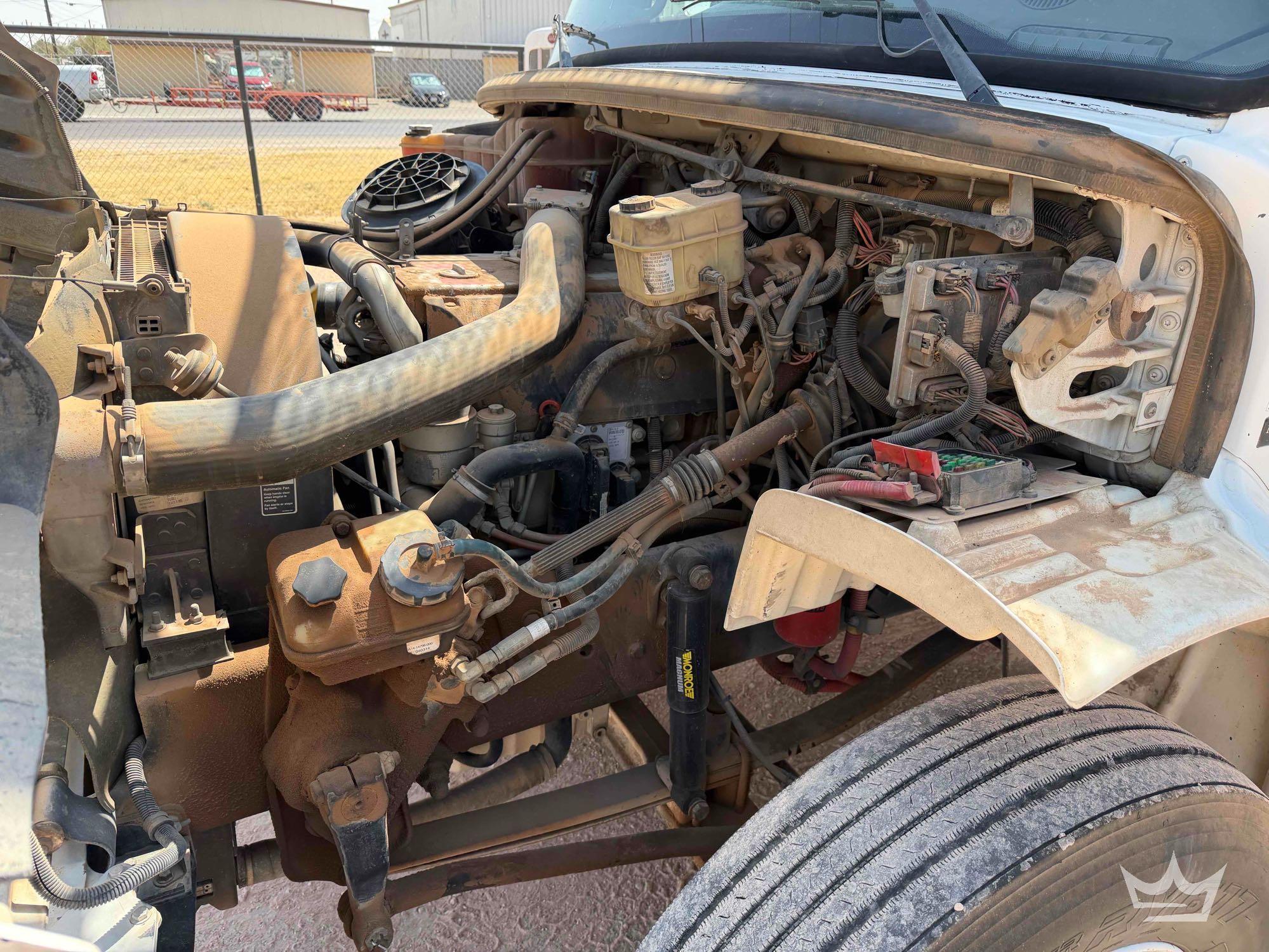 2004 Freightliner M2 106