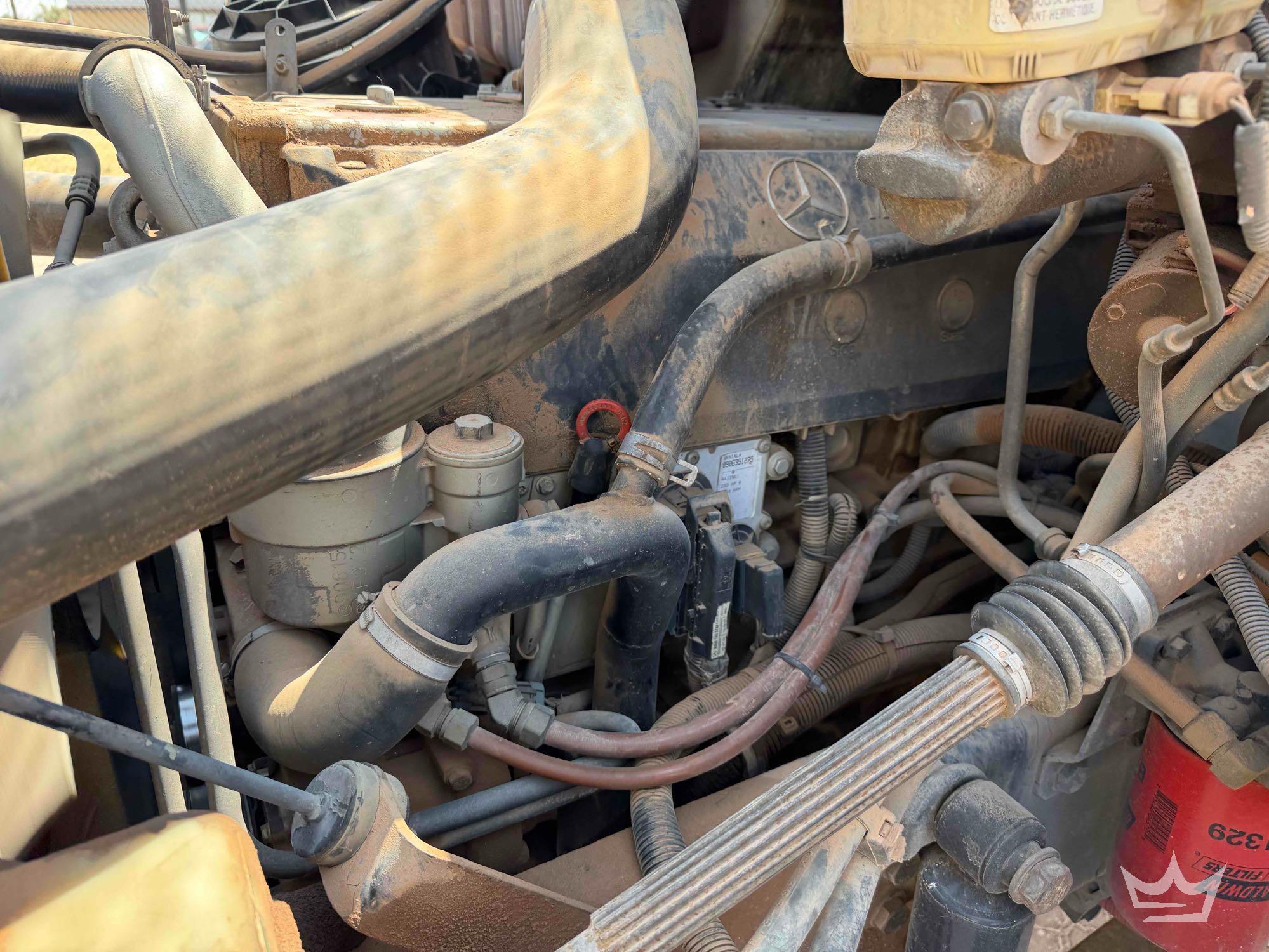 2004 Freightliner M2 106