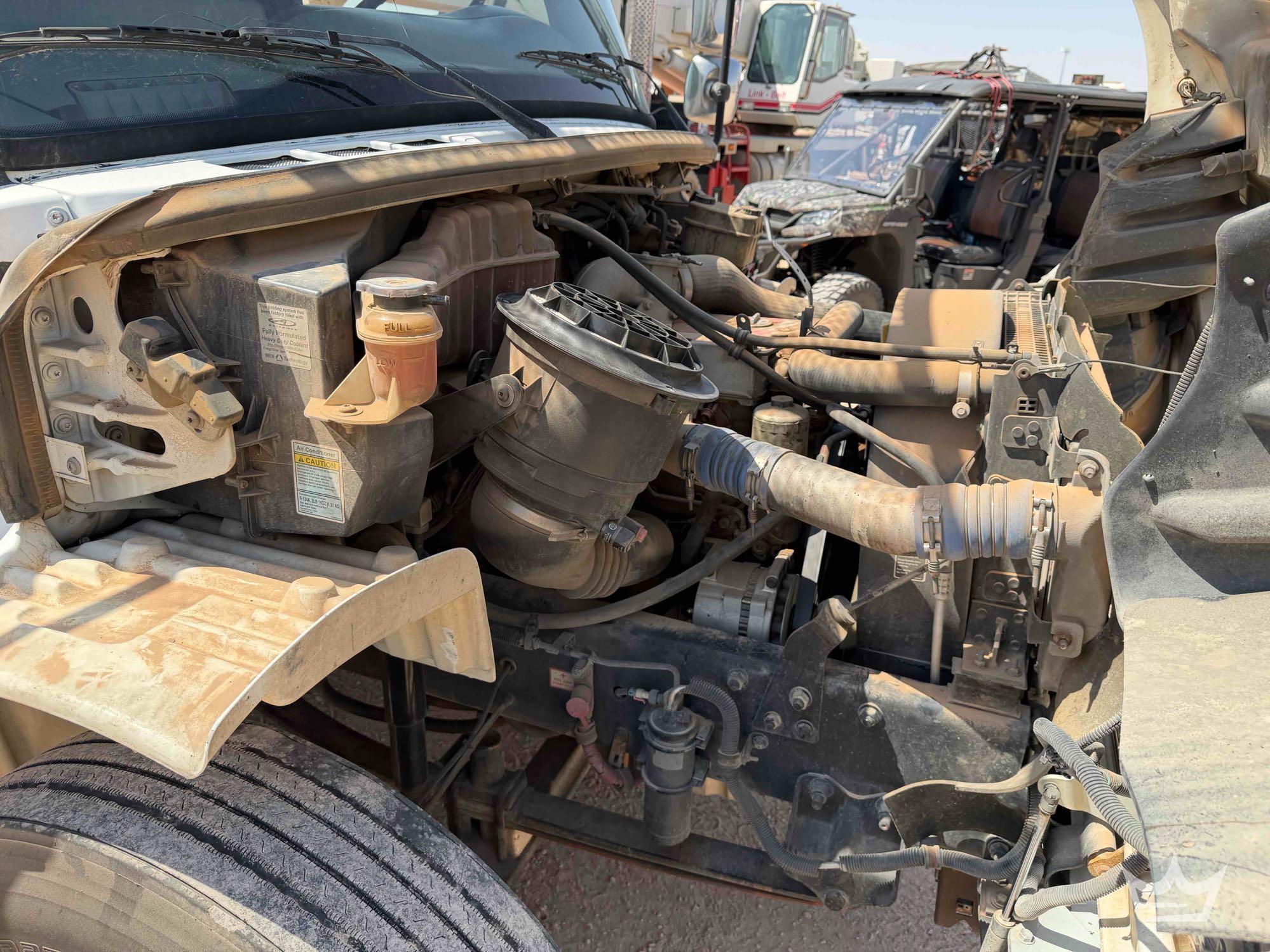 2004 Freightliner M2 106