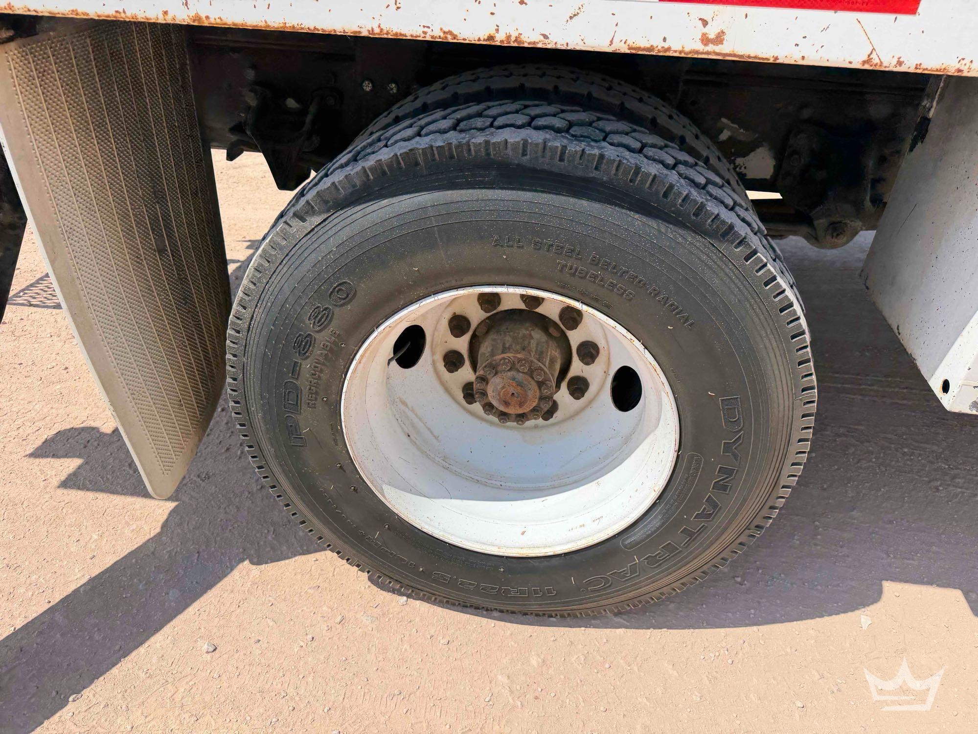 2004 Freightliner M2 106