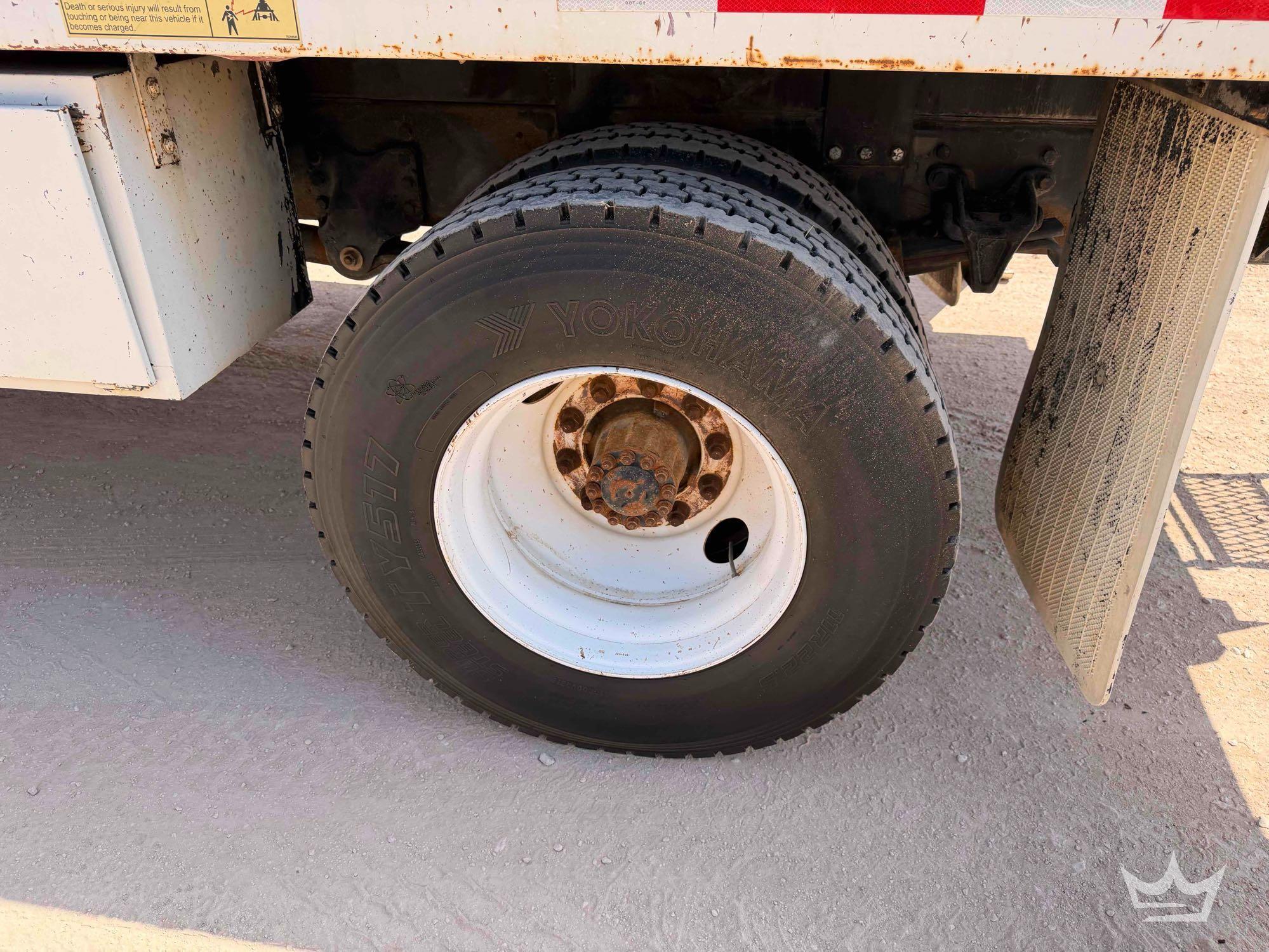 2004 Freightliner M2 106