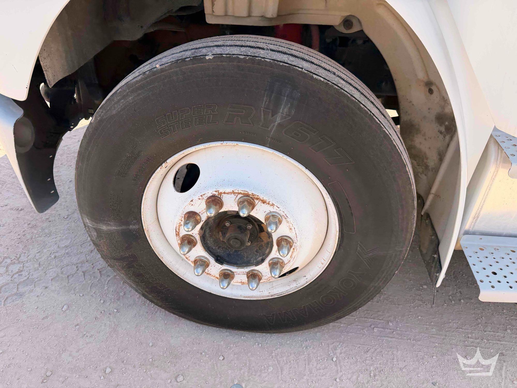 2004 Freightliner M2 106