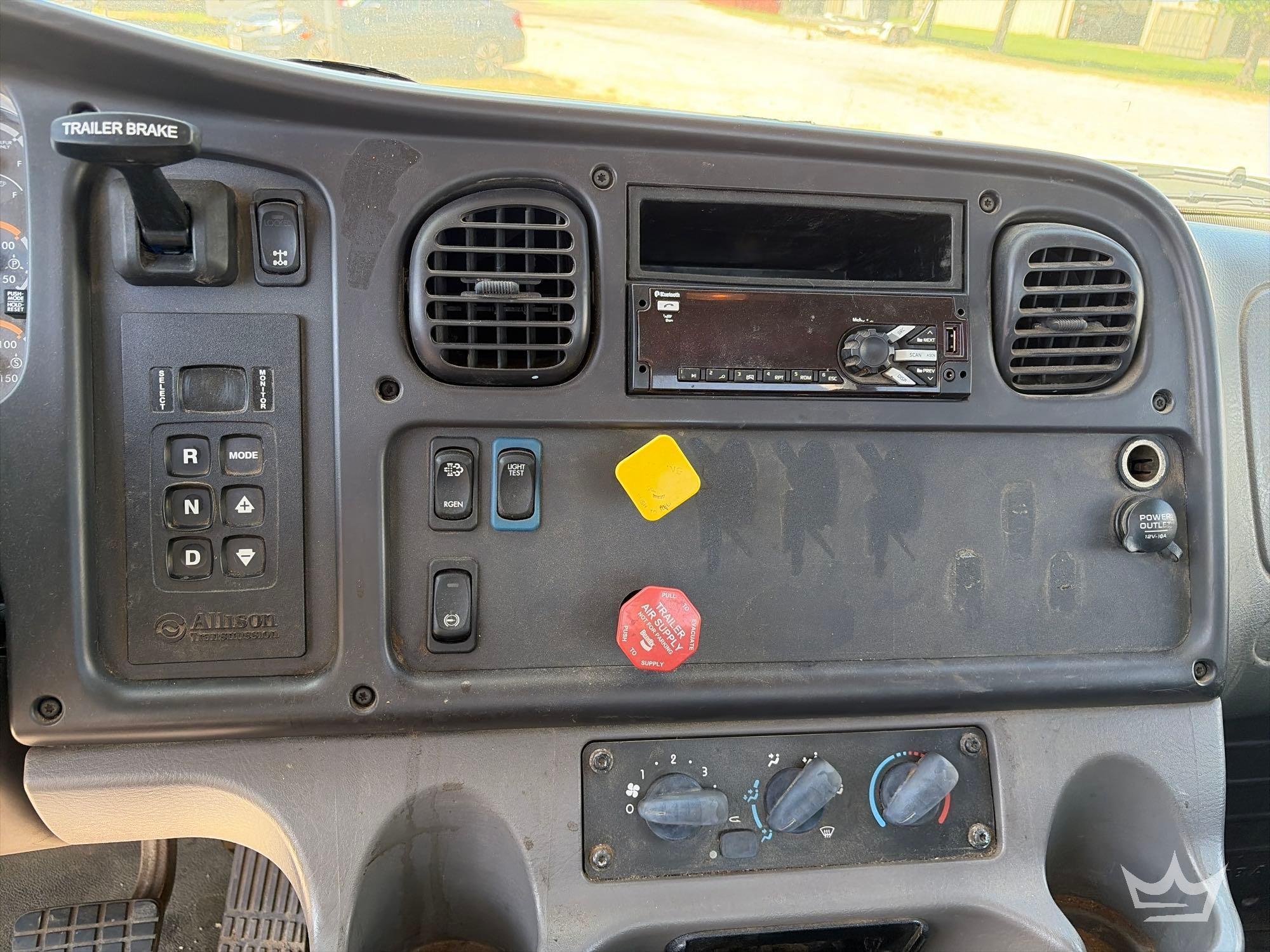 2018 Freightliner M2 106