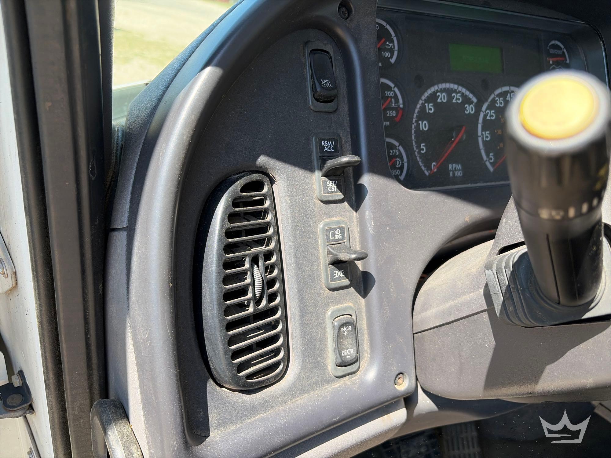 2018 Freightliner M2 106