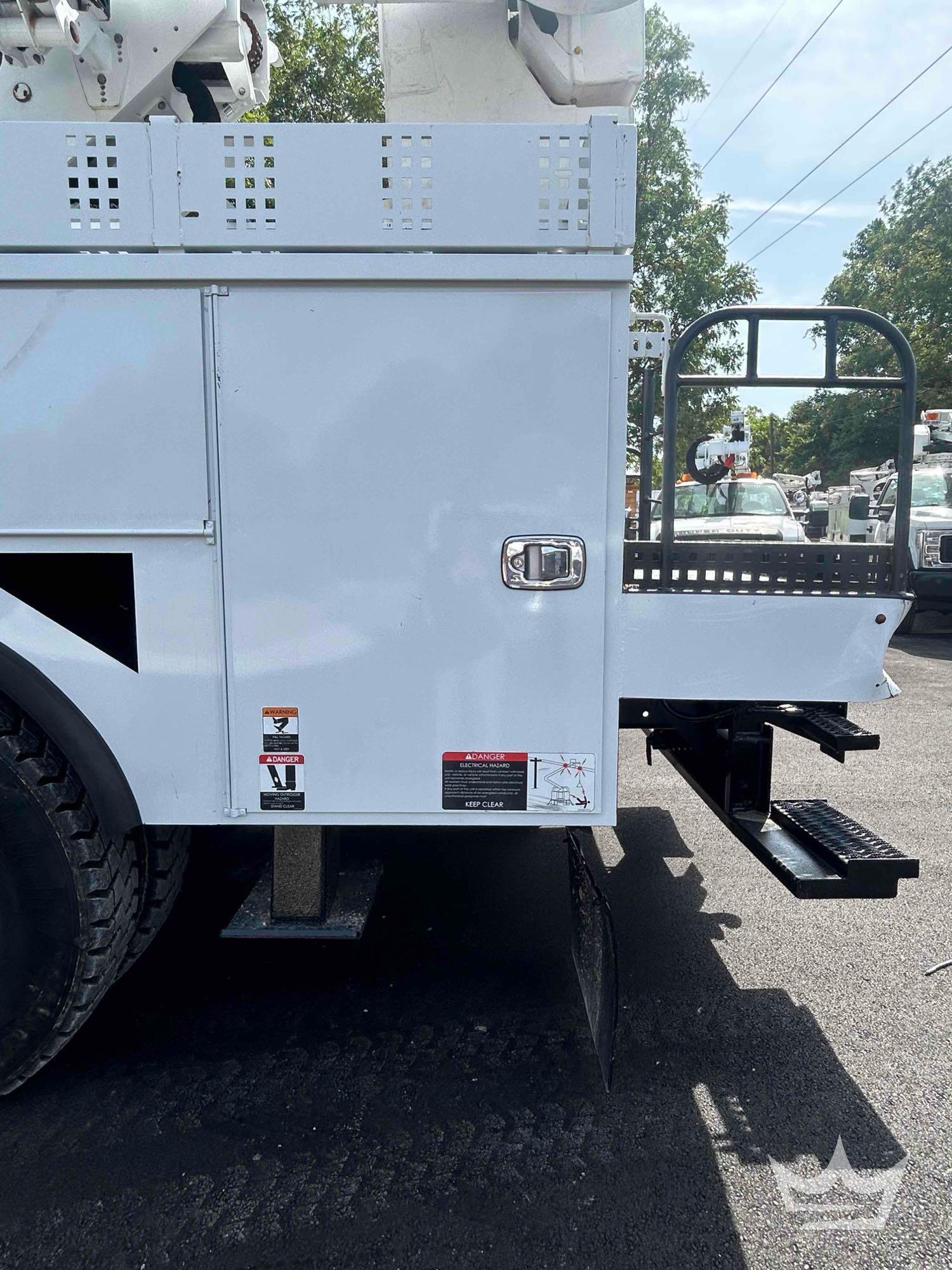 2019 Freightliner M2 106