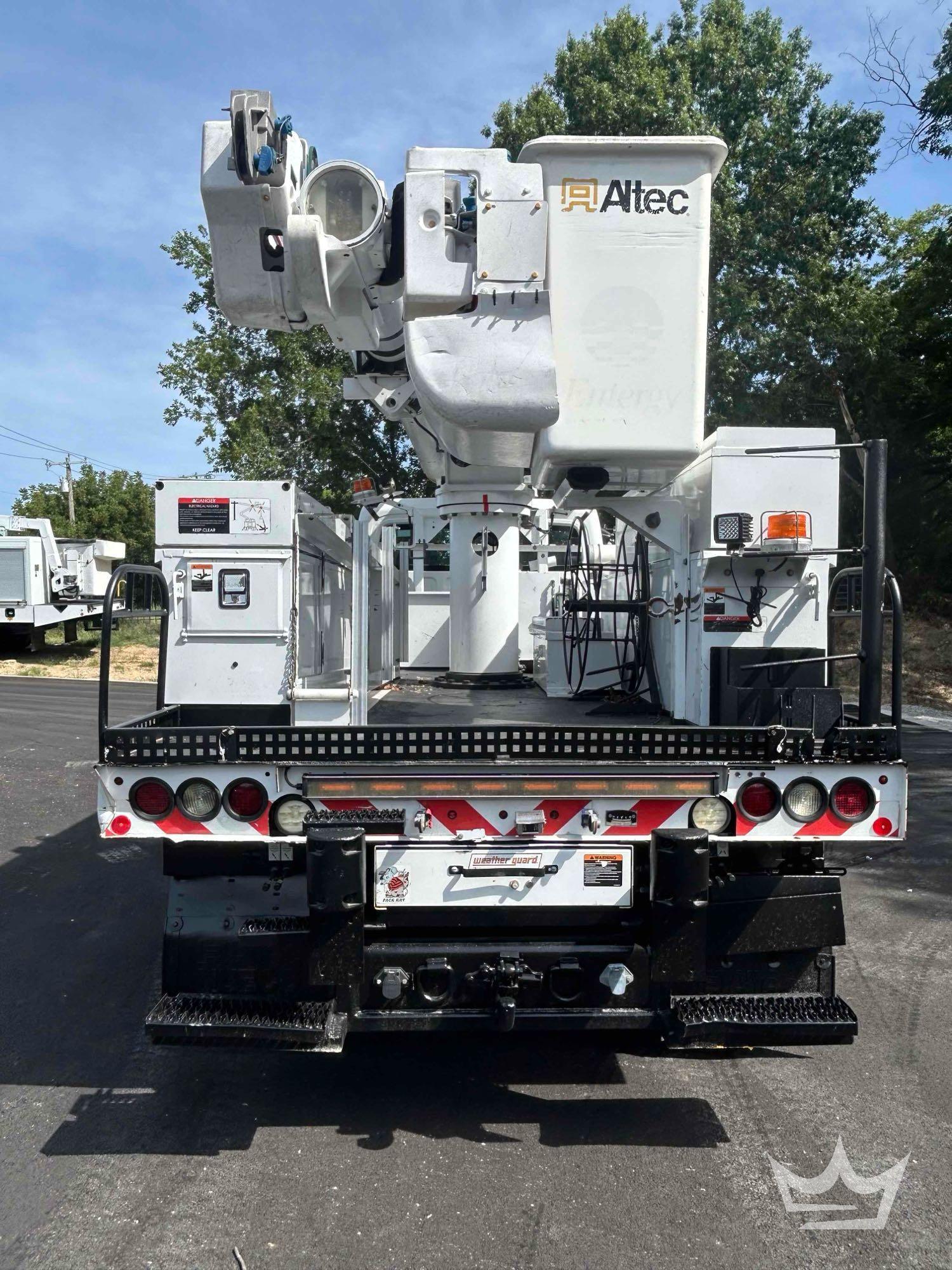 2019 Freightliner M2 106