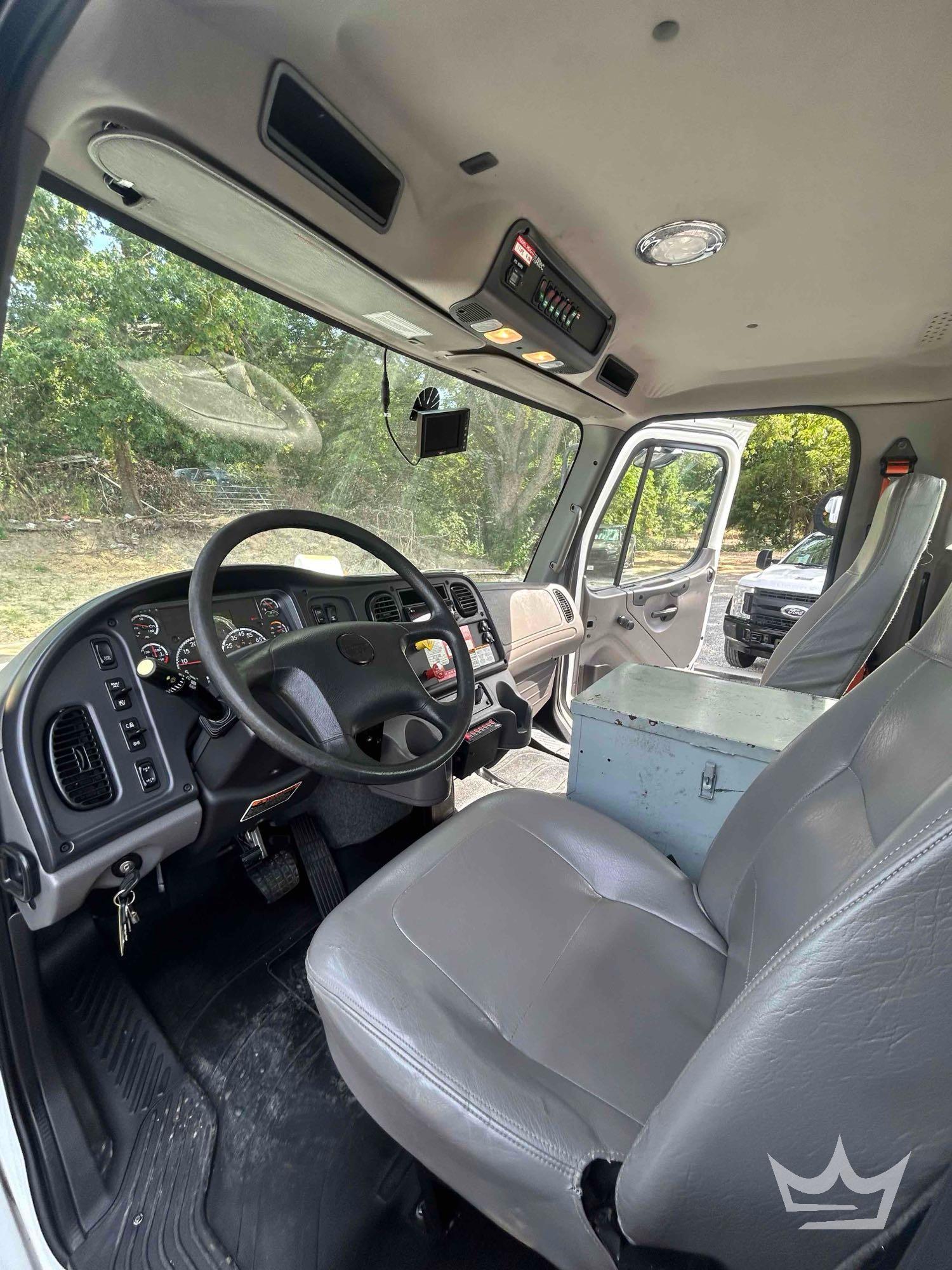 2019 Freightliner M2 106