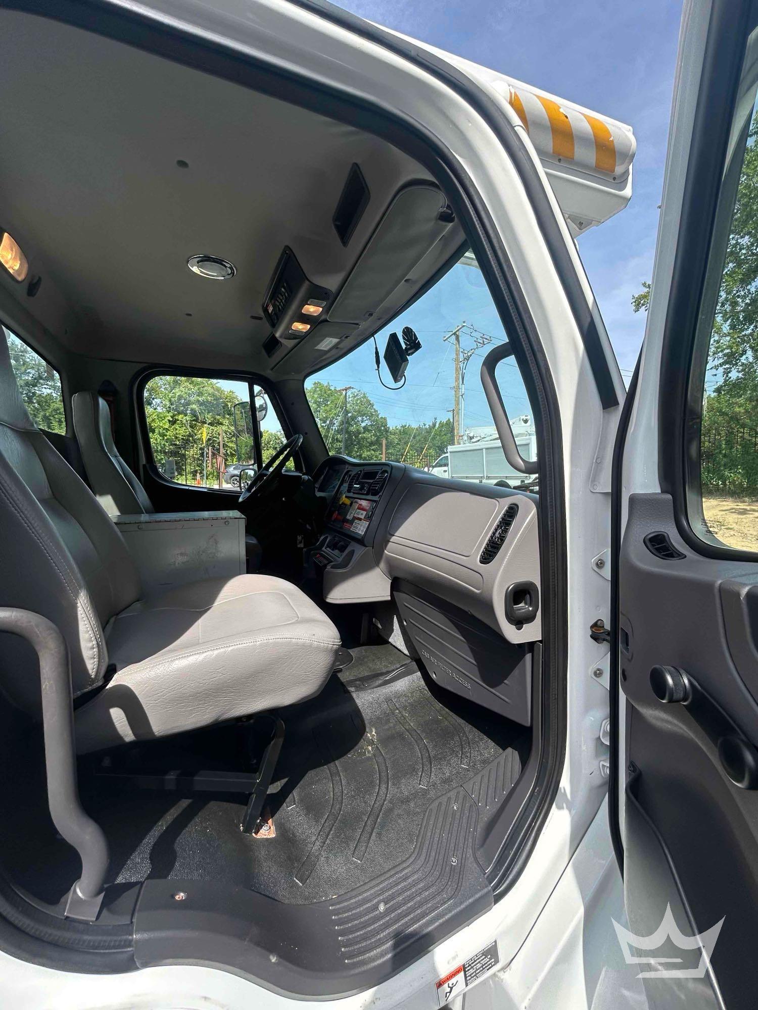 2019 Freightliner M2 106