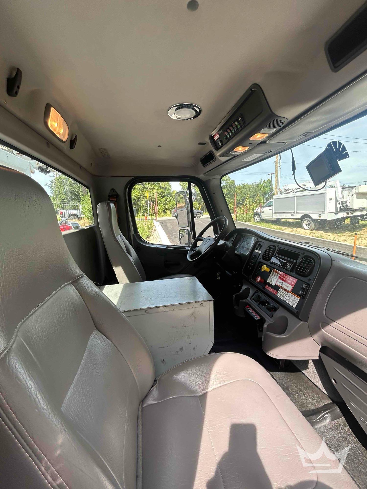 2019 Freightliner M2 106