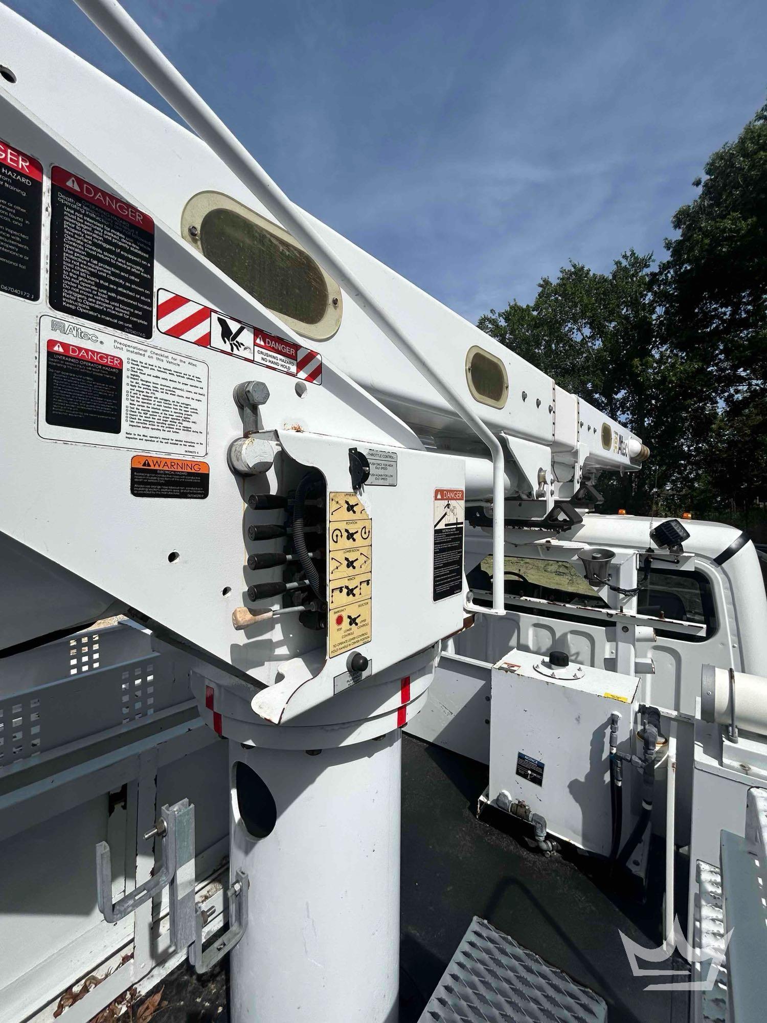 2019 Freightliner M2 106