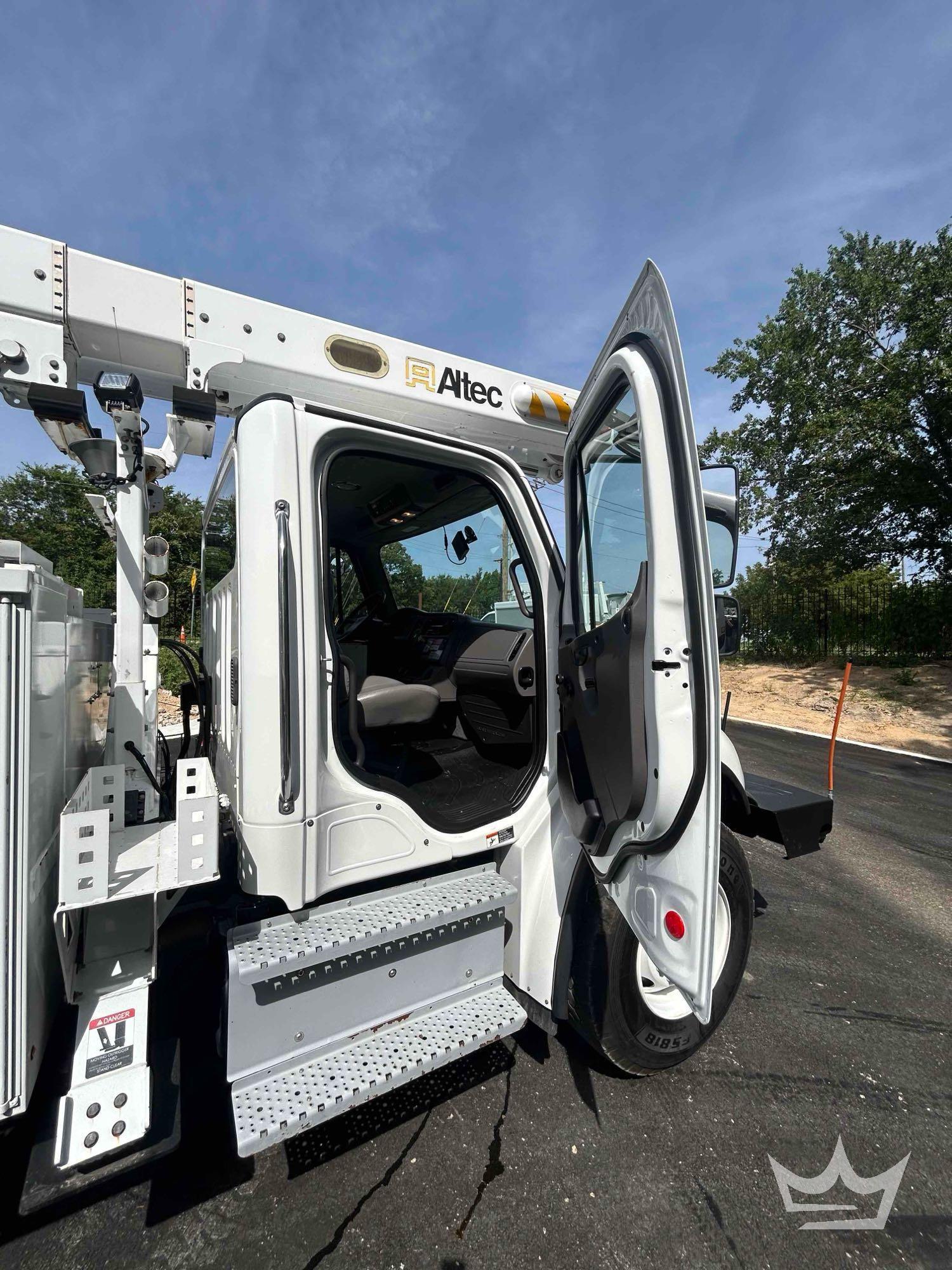 2019 Freightliner M2 106