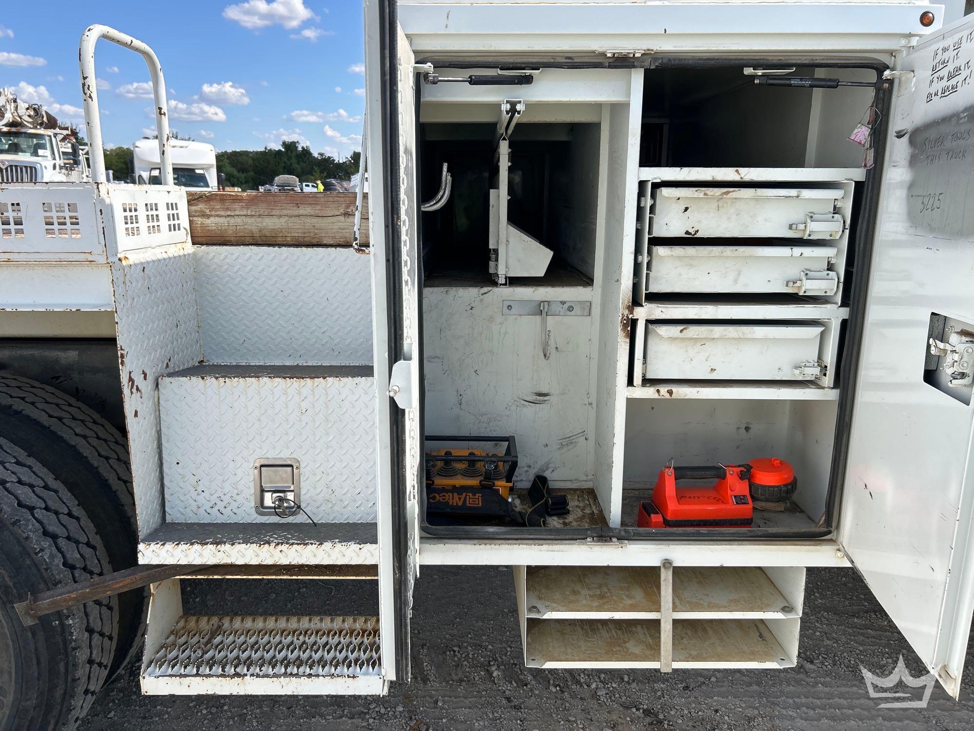 2010 Peterbilt D3050TR