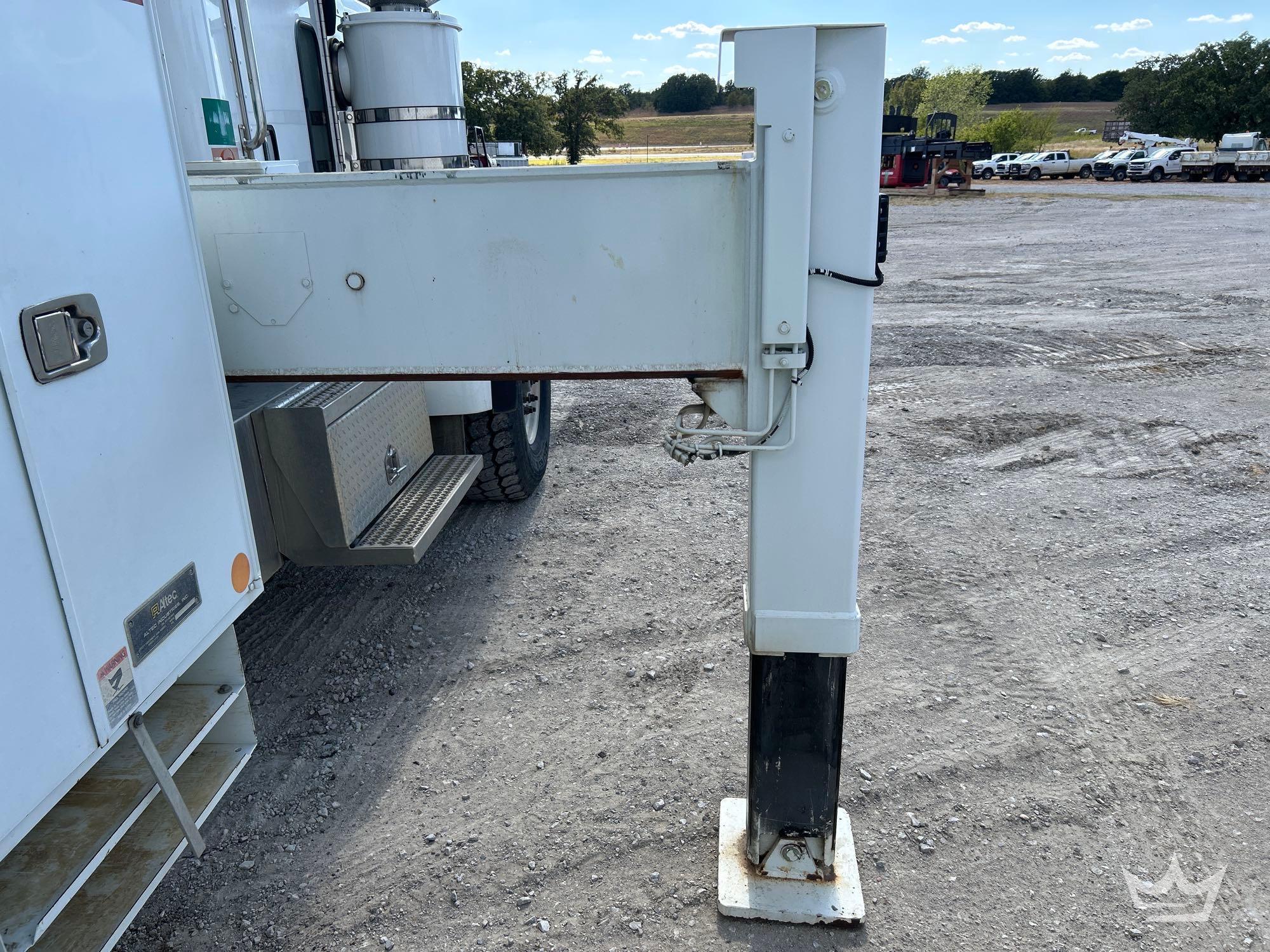2010 Peterbilt D3050TR