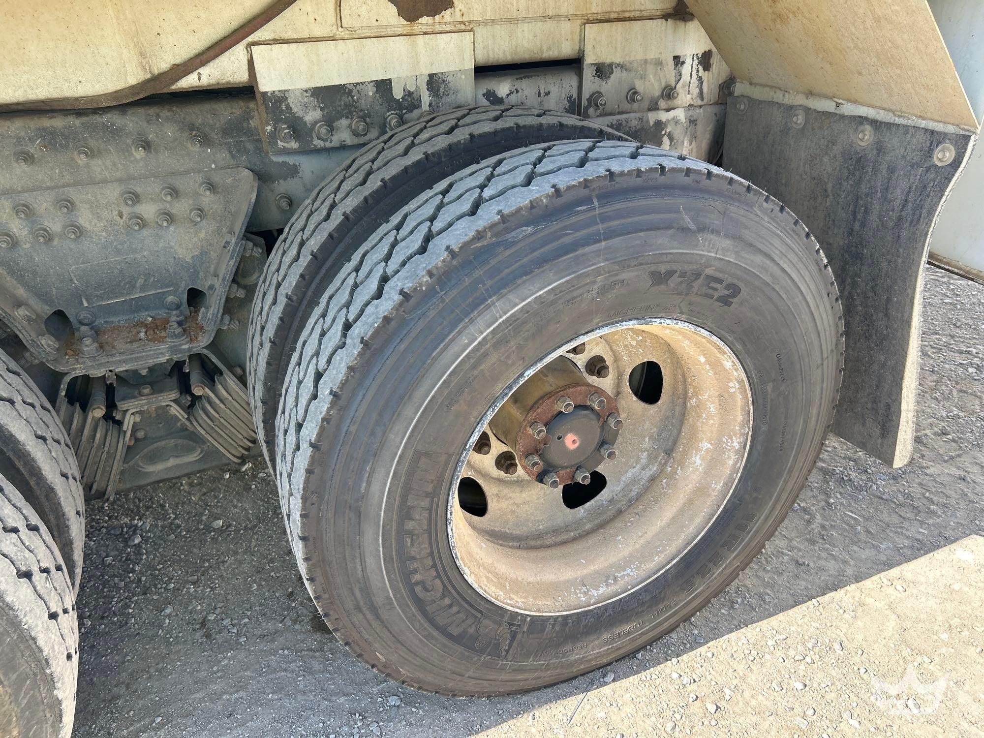2010 Peterbilt D3050TR