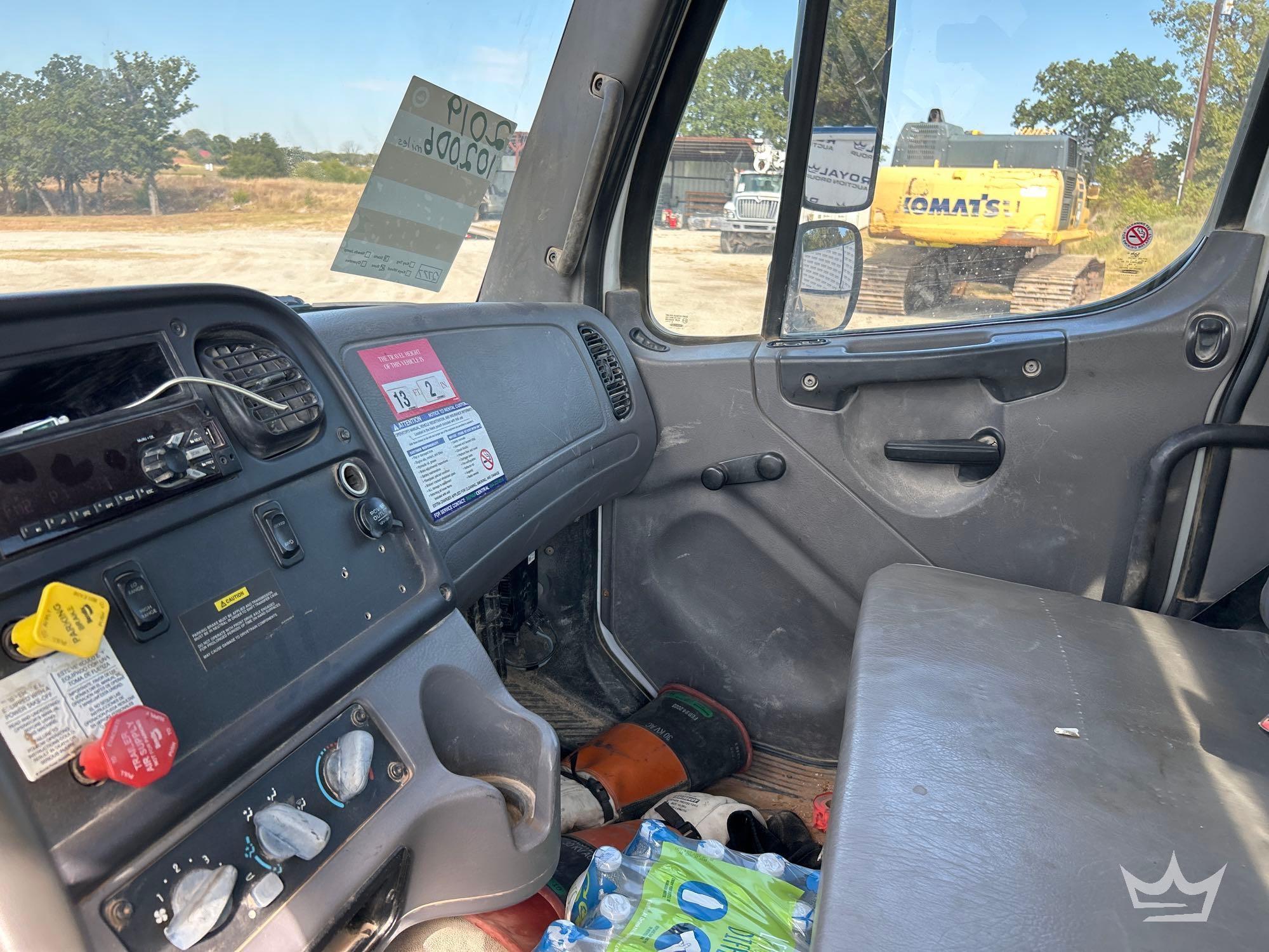 2019 Freightliner M2 106