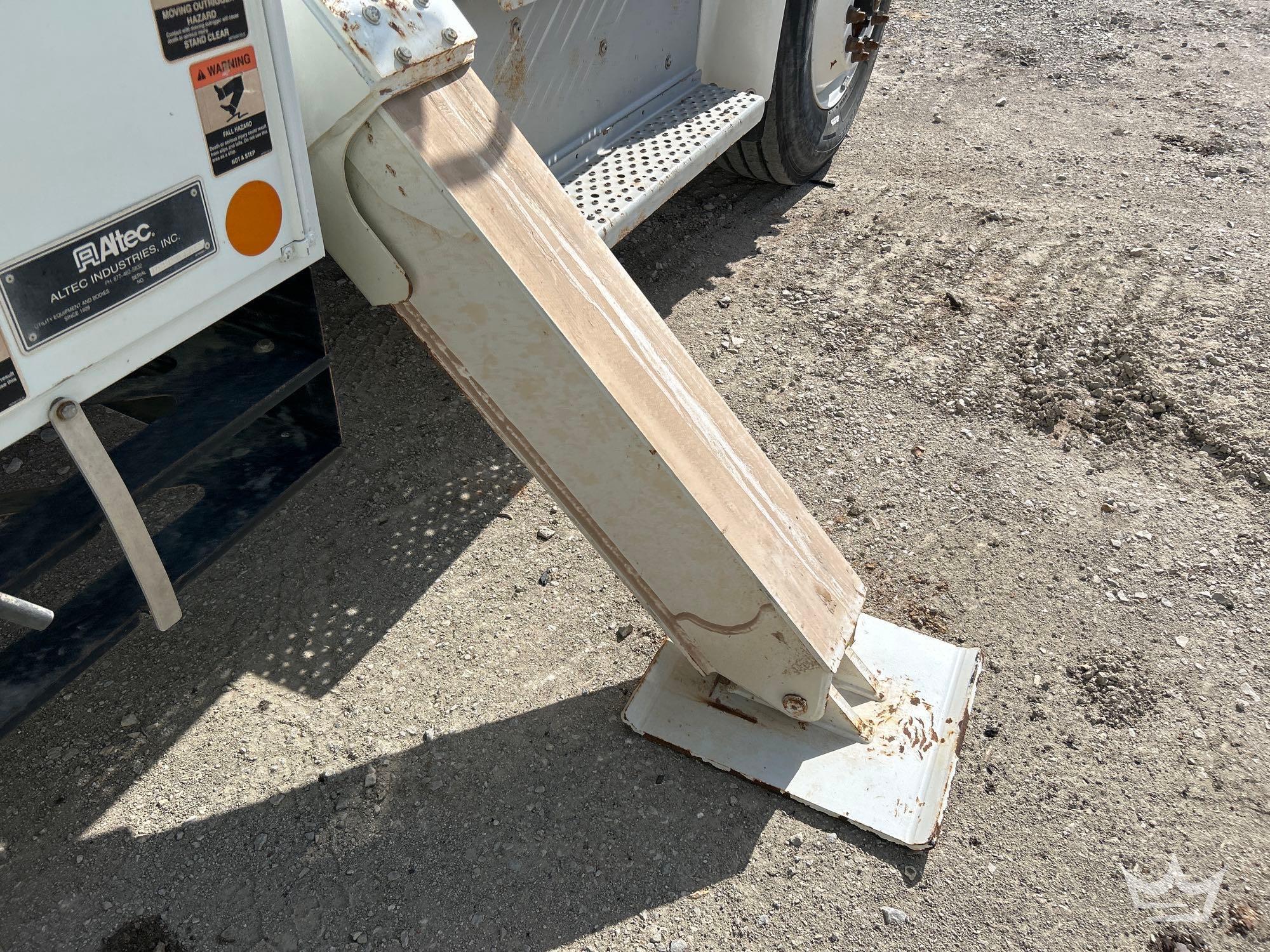 2019 Freightliner M2 106