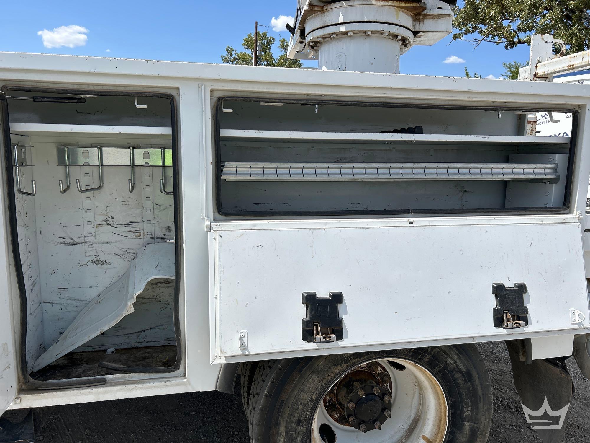 2019 Freightliner M2 106