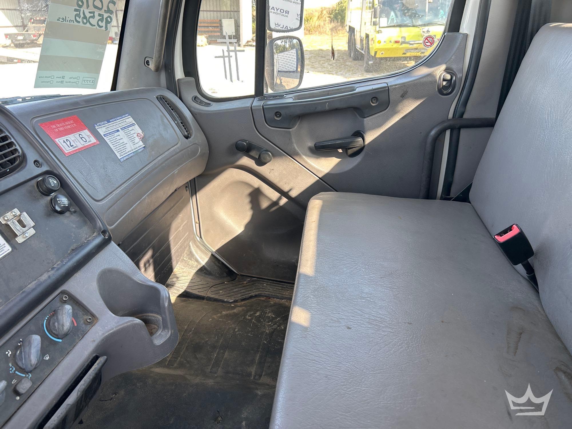 2018 Freightliner M2 106