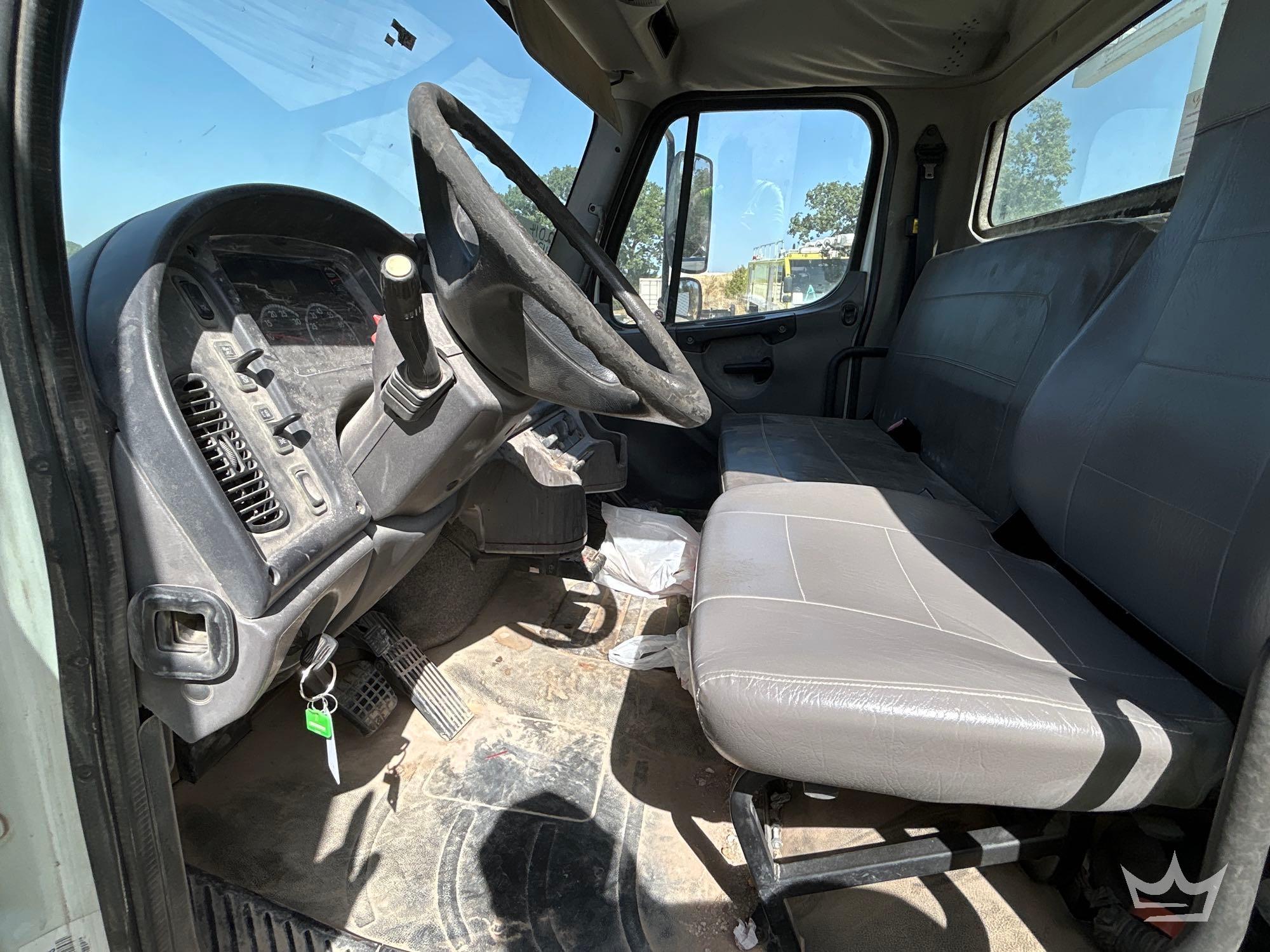 2014 Freightliner M2 106