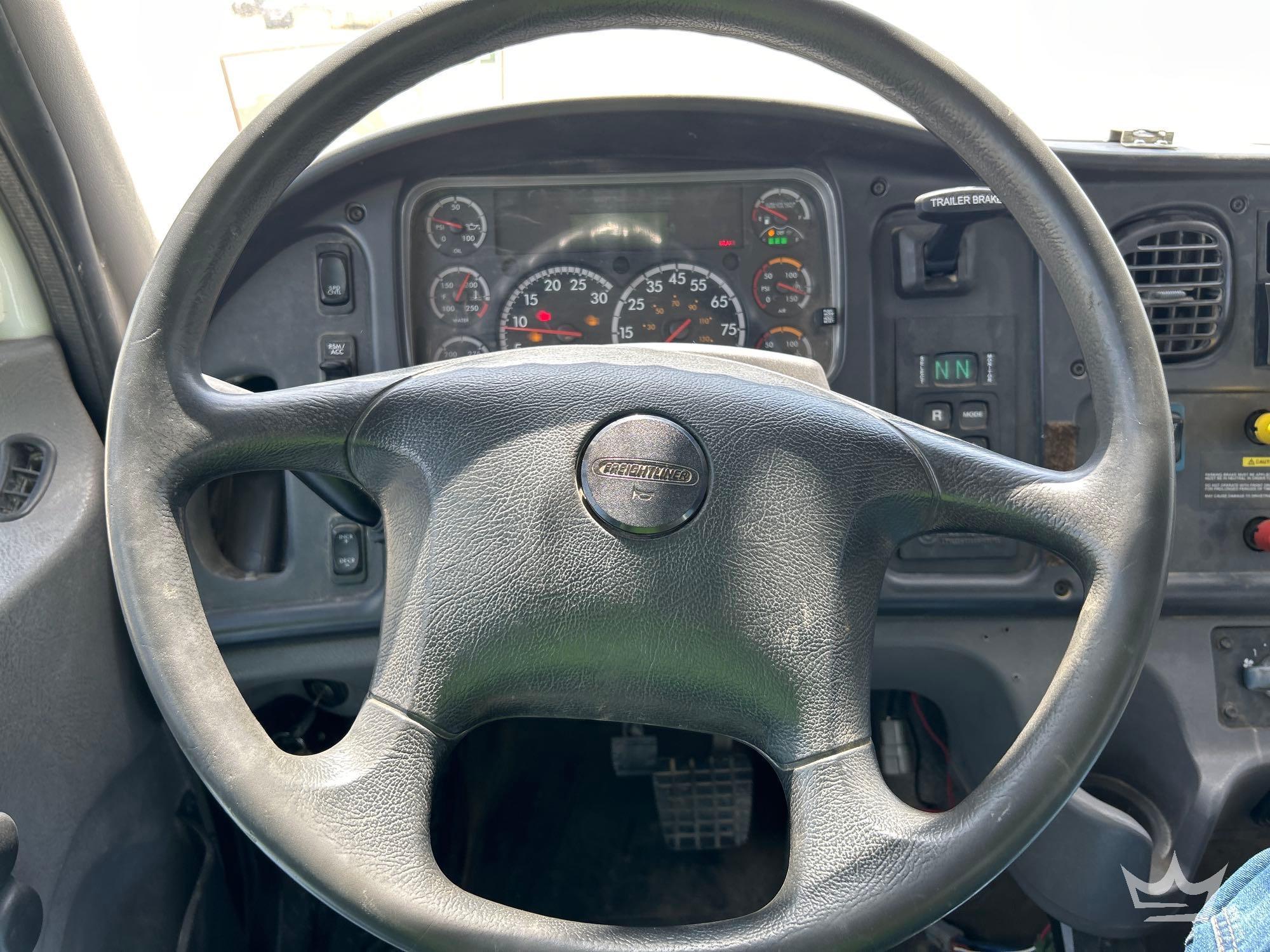 2019 Freightliner M2 106