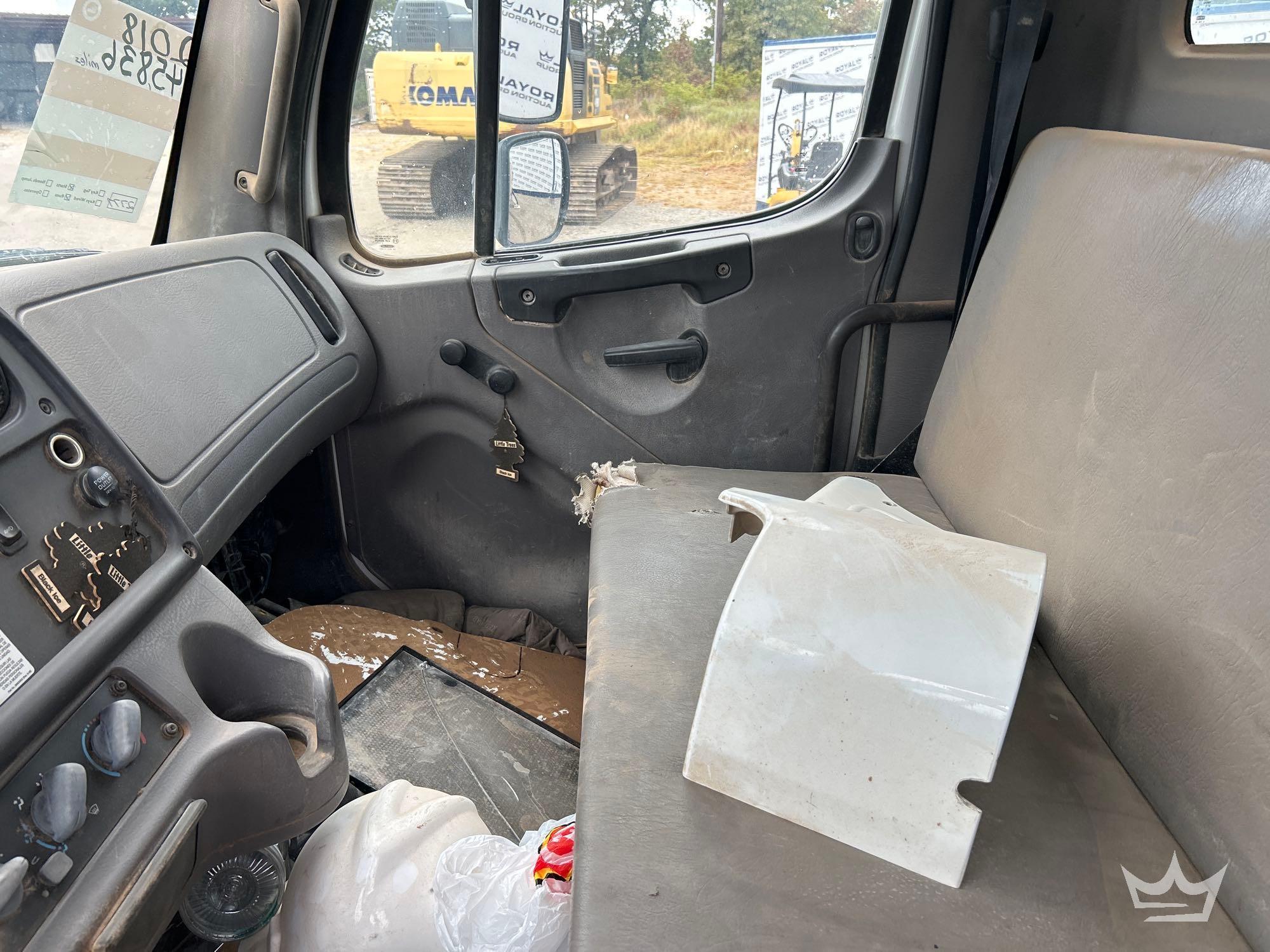 2018 Freightliner M2 106