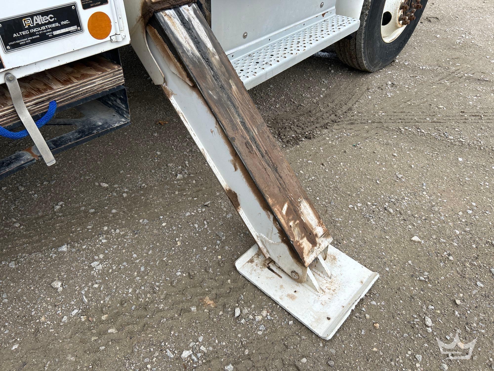 2018 Freightliner M2 106