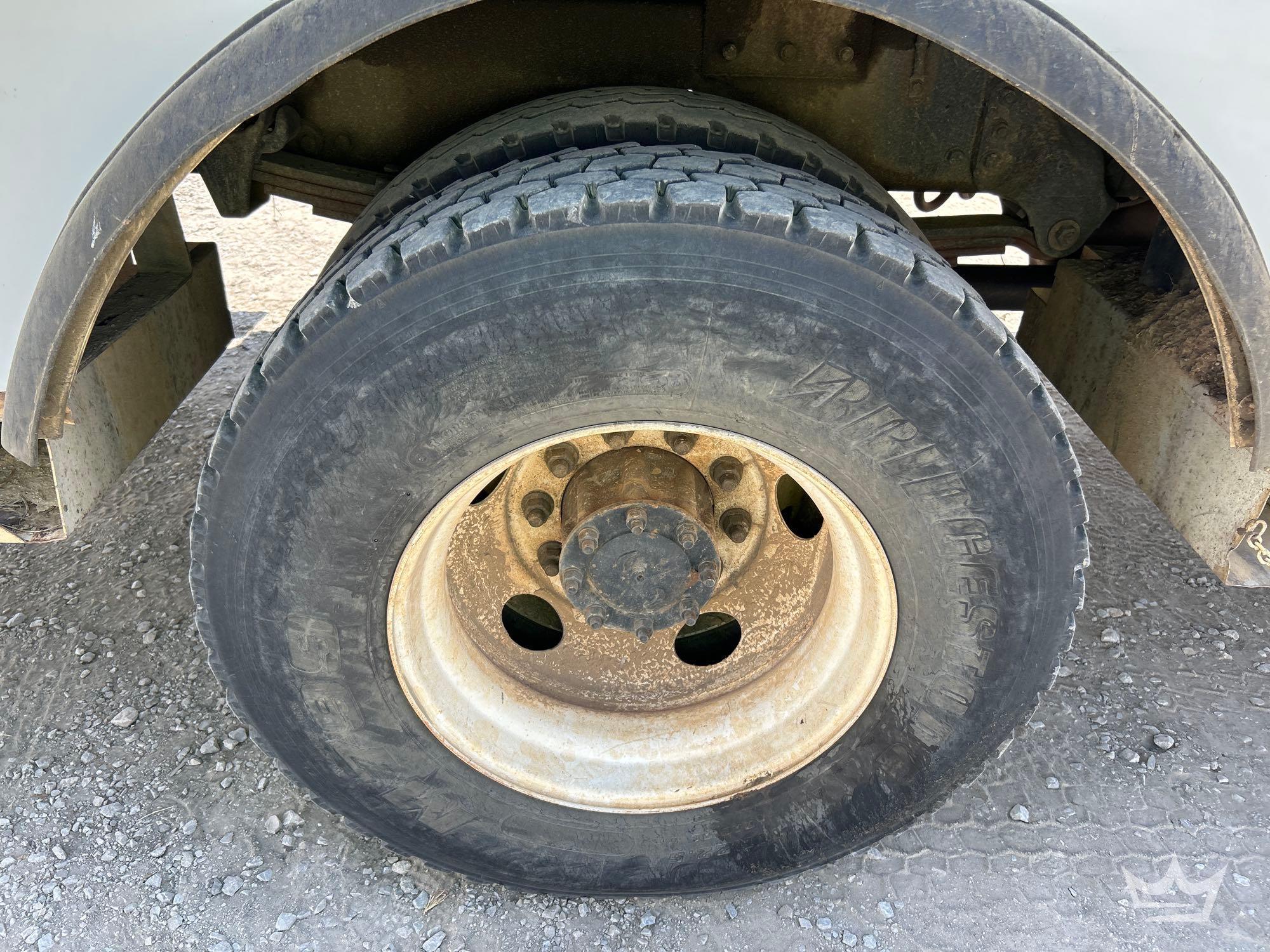 2012 Freightliner M2 106
